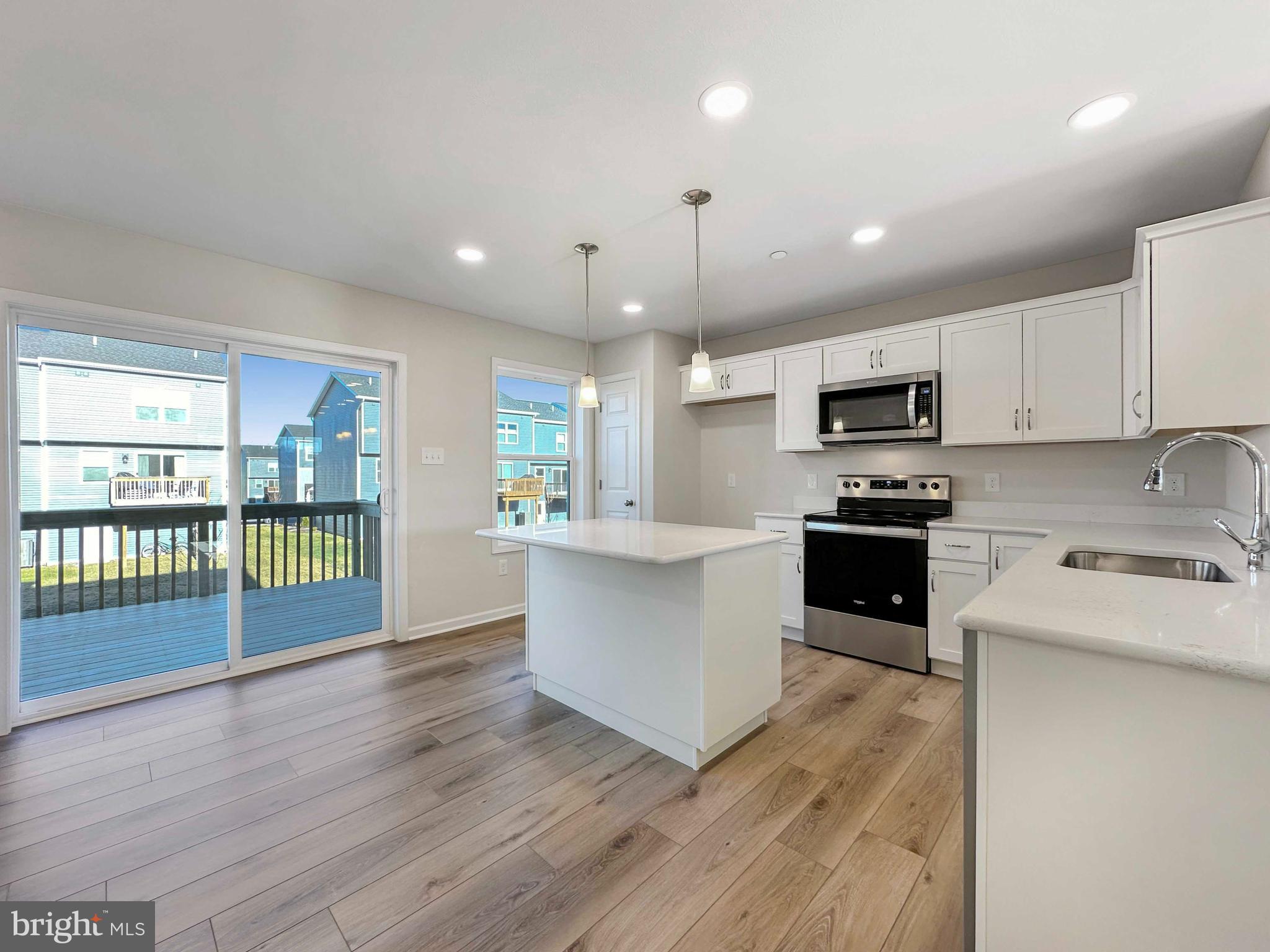 GRAYS POINTE - Residential