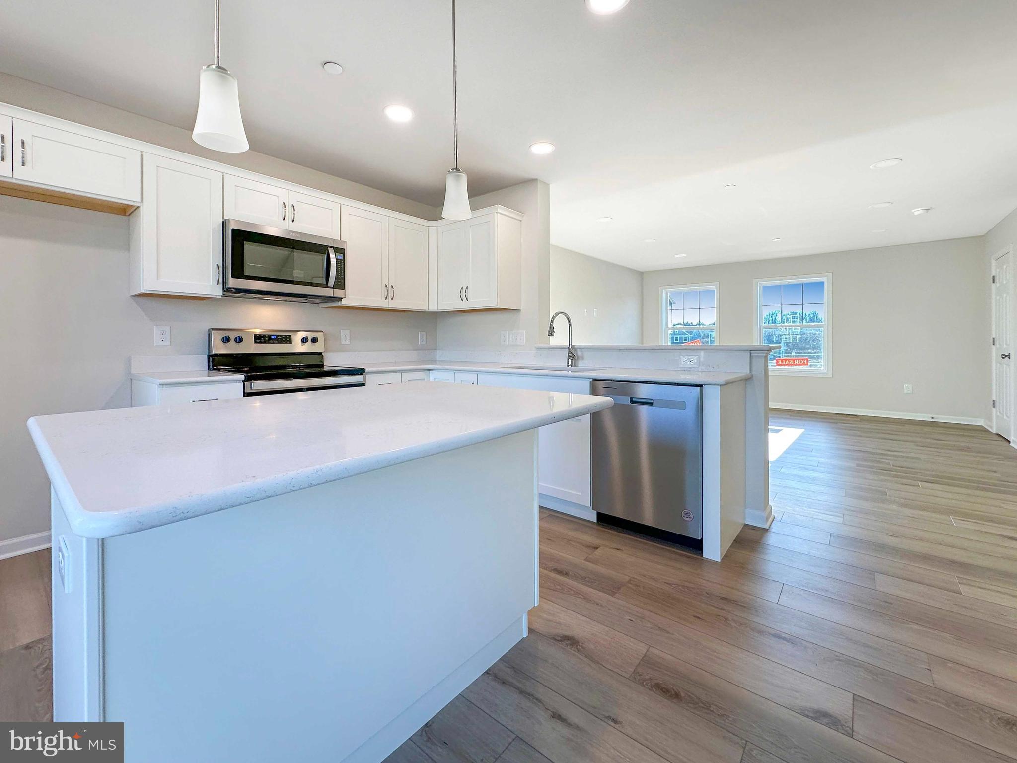 GRAYS POINTE - Residential