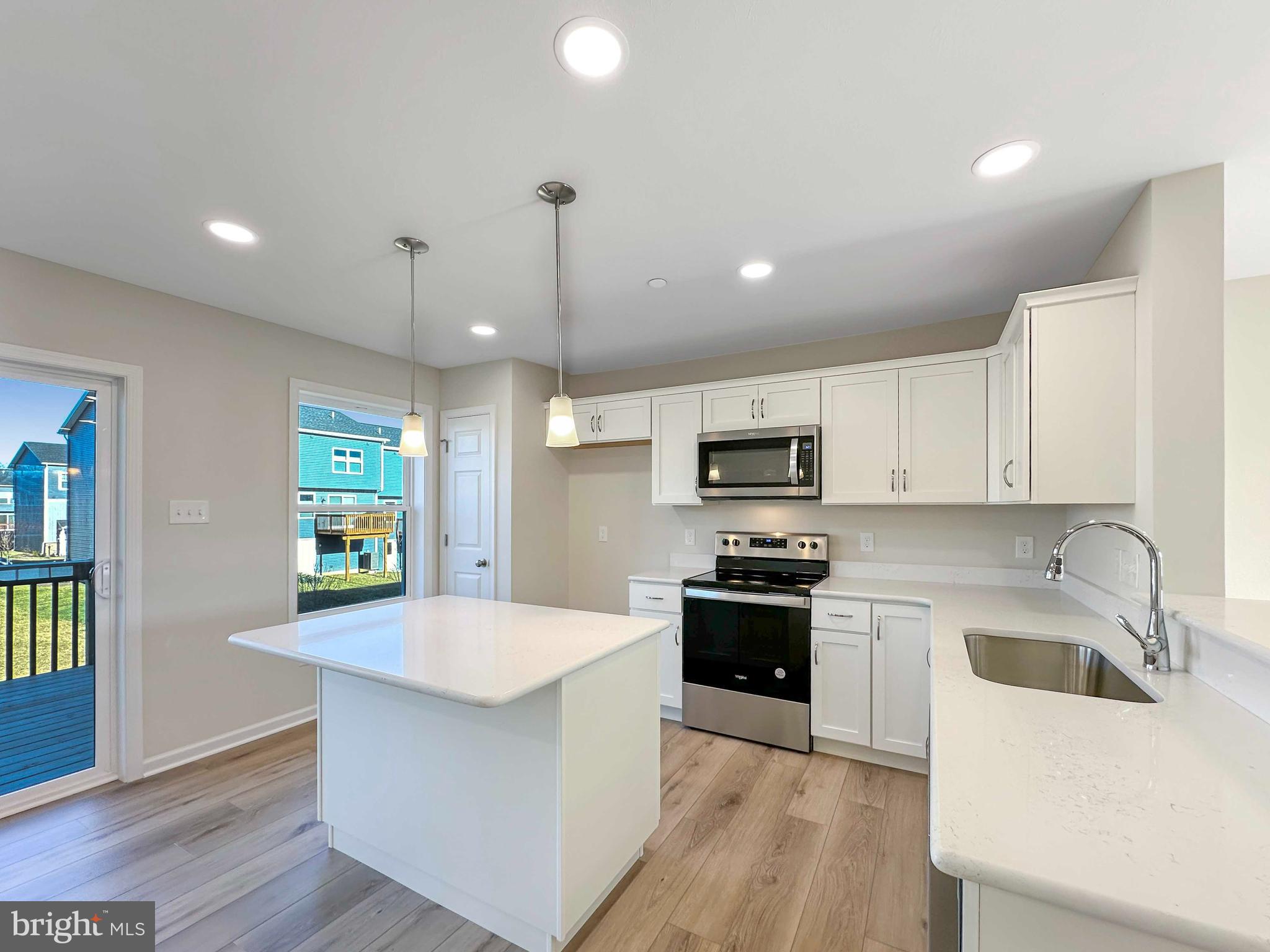 GRAYS POINTE - Residential