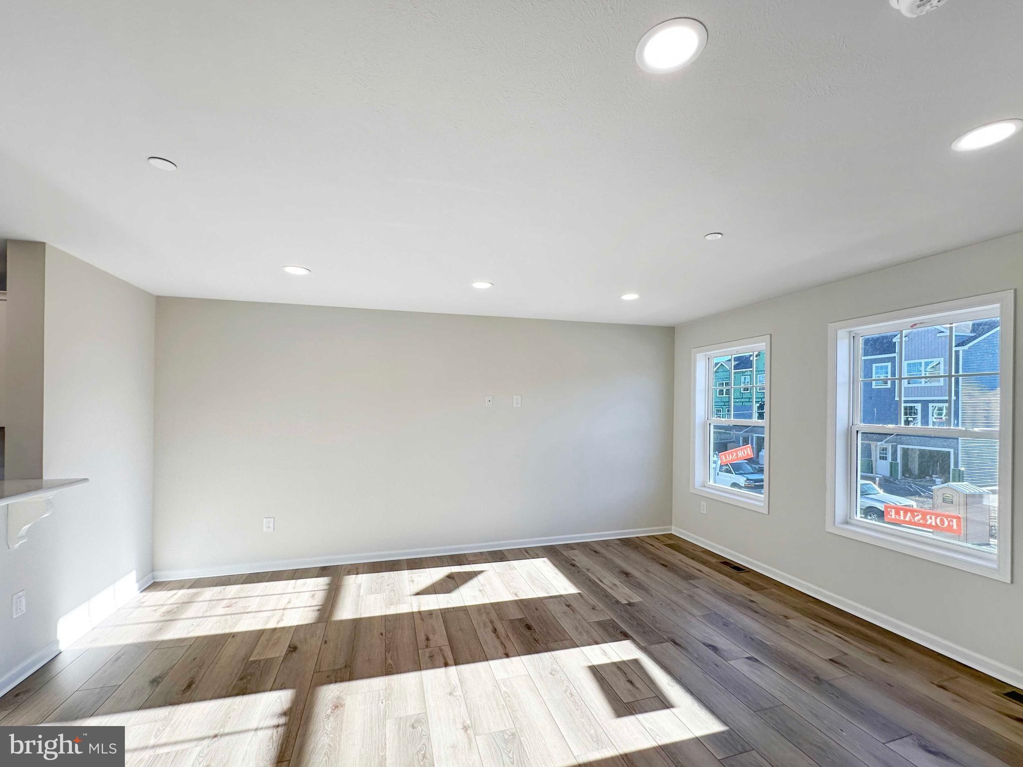 GRAYS POINTE - Residential