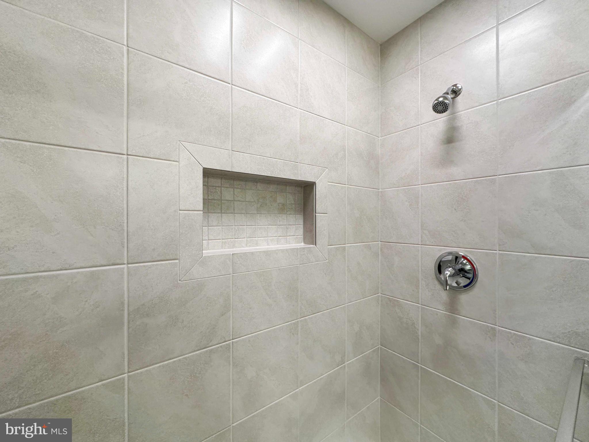 GRAYS POINTE - Residential