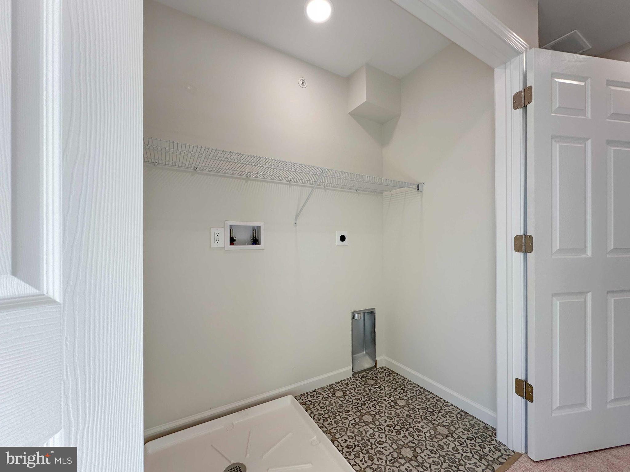 GRAYS POINTE - Residential