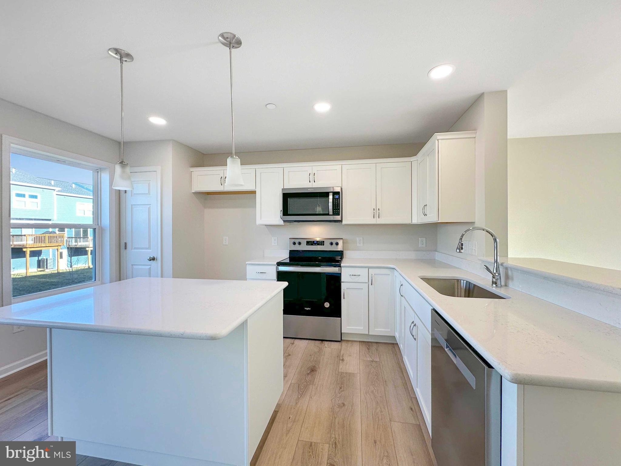GRAYS POINTE - Residential