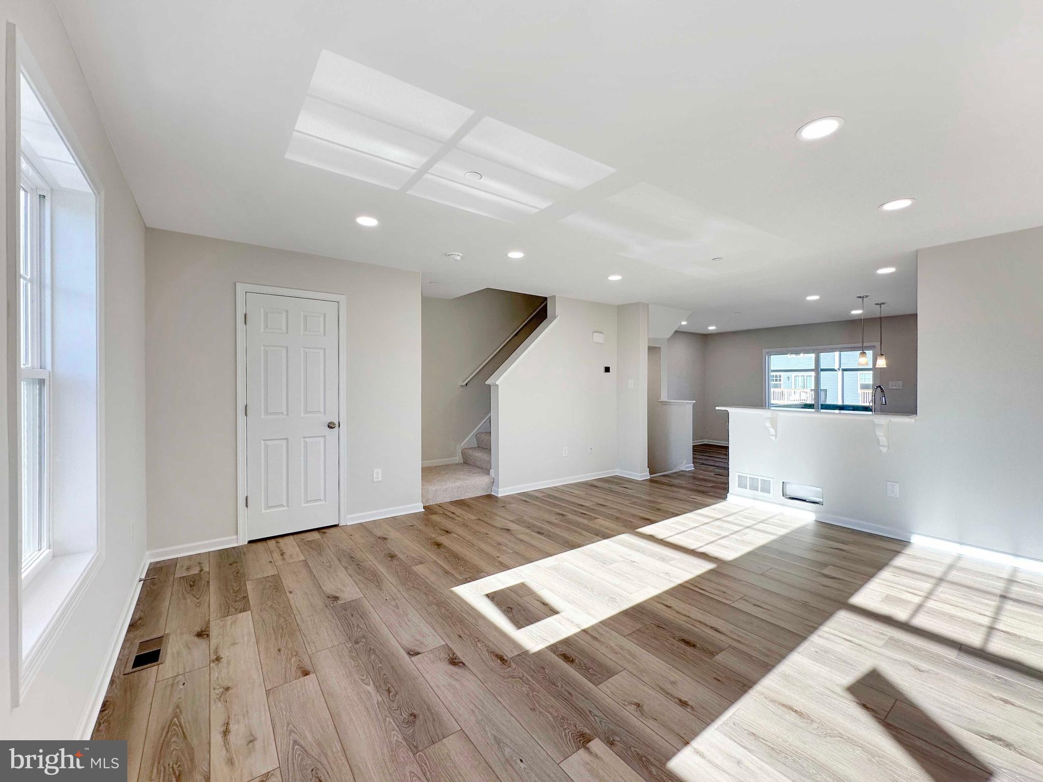 GRAYS POINTE - Residential