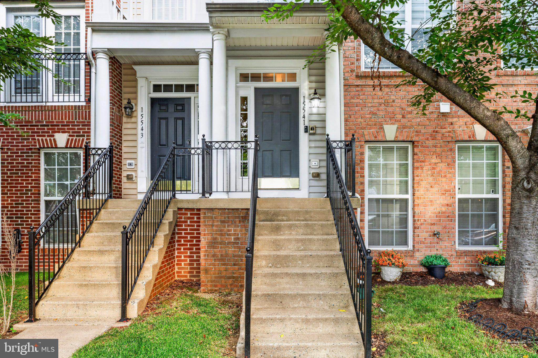 15541 JOHN DISKIN CIRCLE