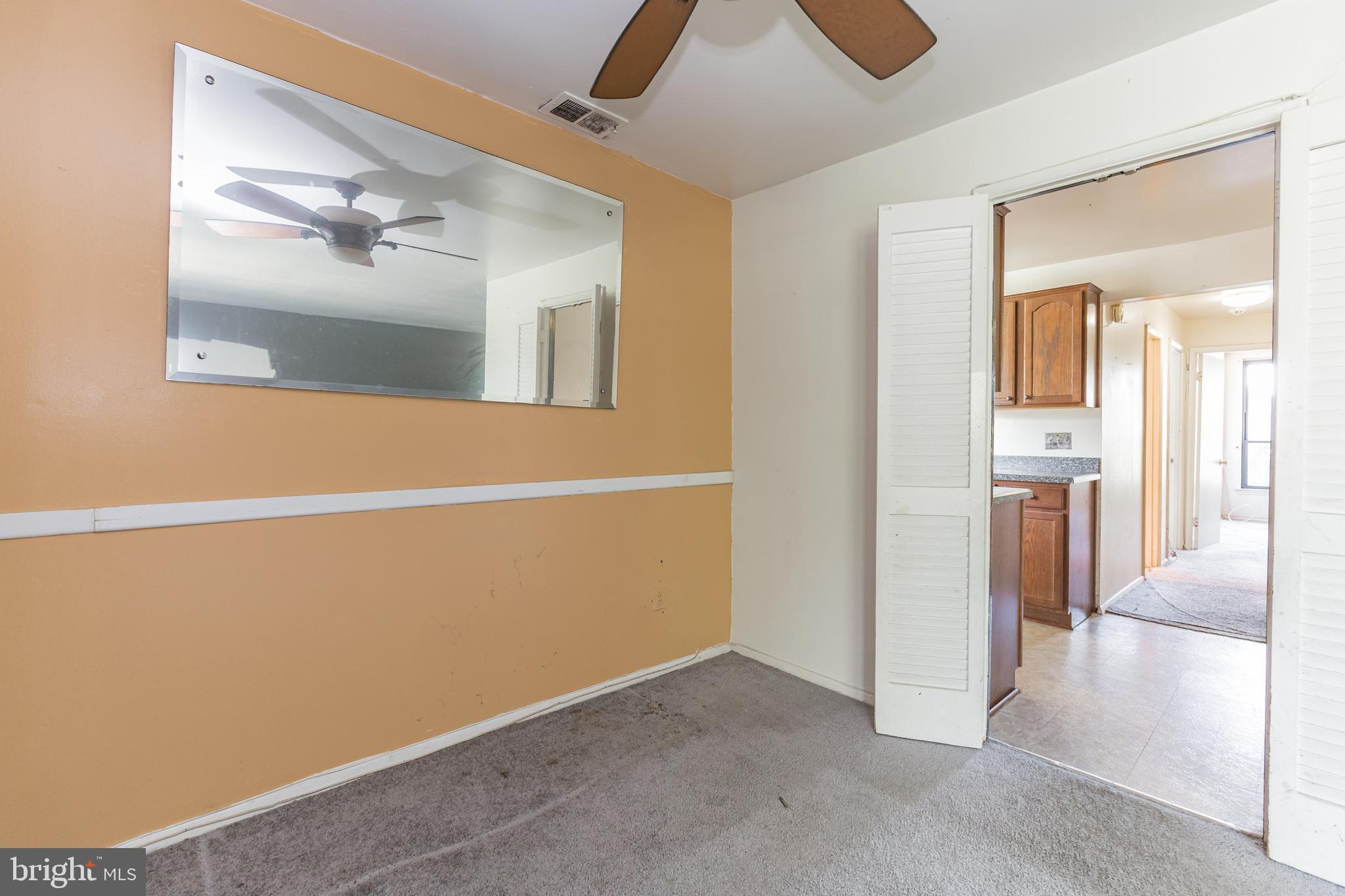 HUNTLEY SQUARE CONDOMINIUMS - Residential