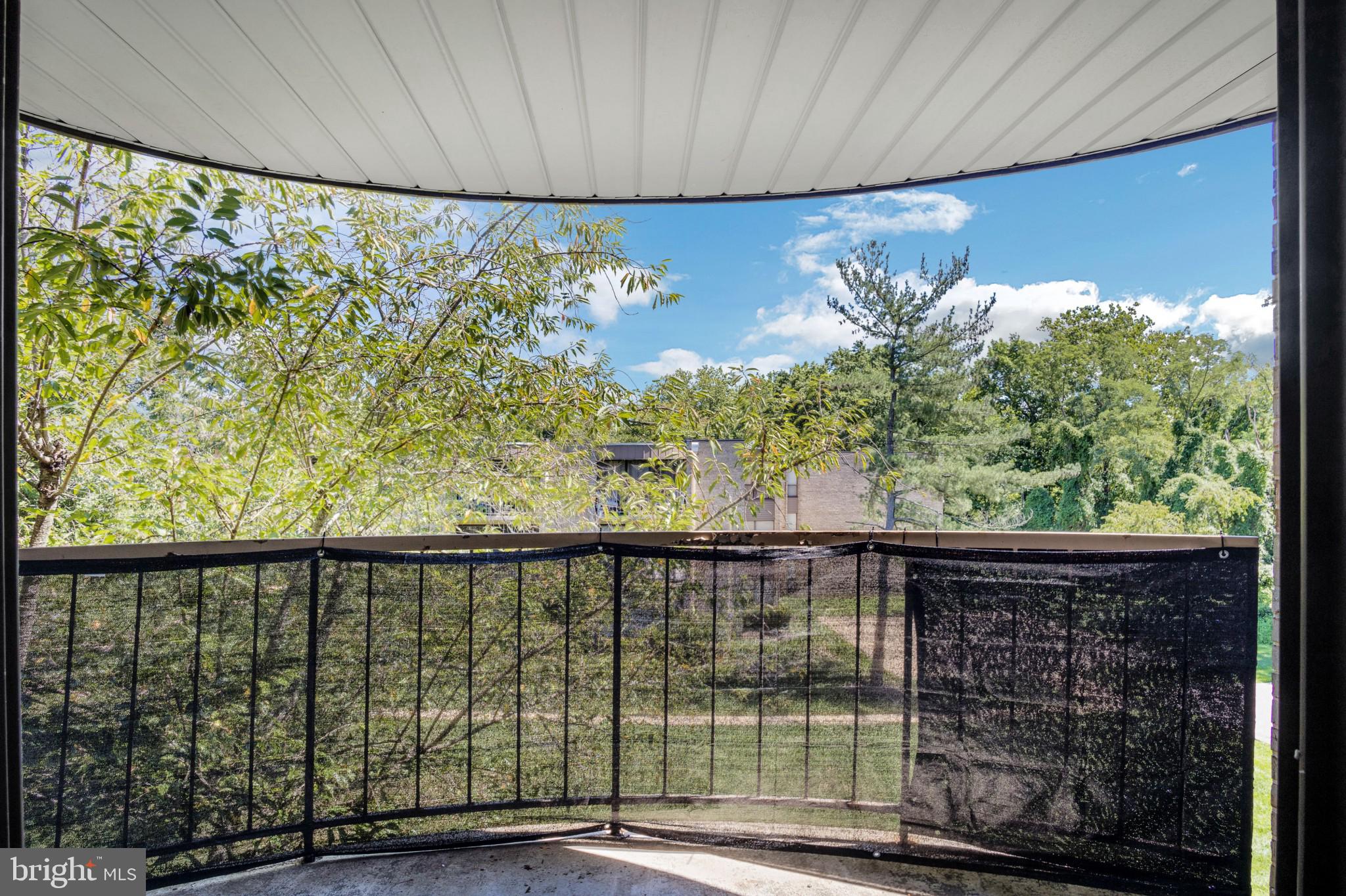 HUNTLEY SQUARE CONDOMINIUMS - Residential