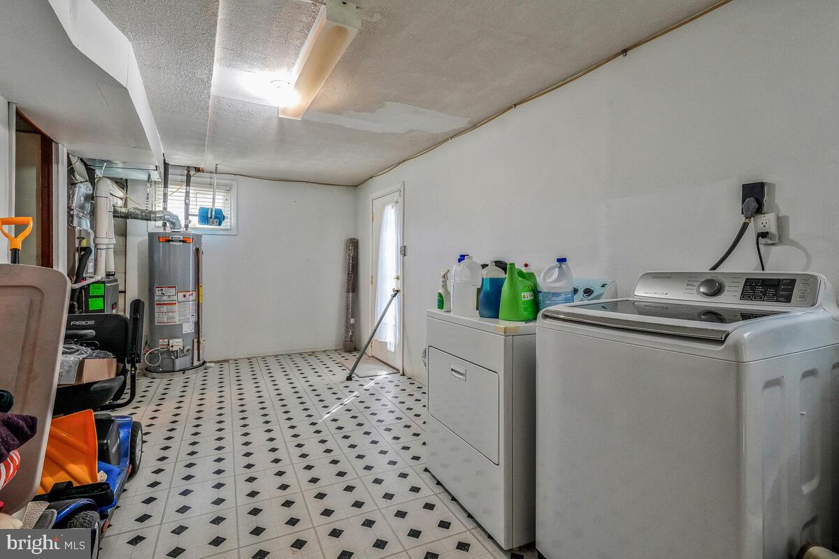 CHRIS MAR MANOR - Residential