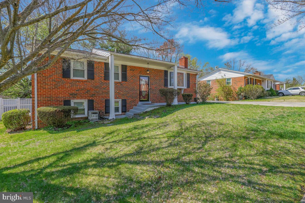 CHRIS MAR MANOR - Residential