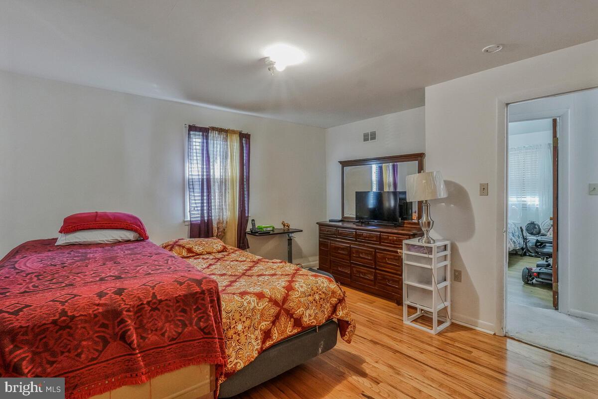 CHRIS MAR MANOR - Residential