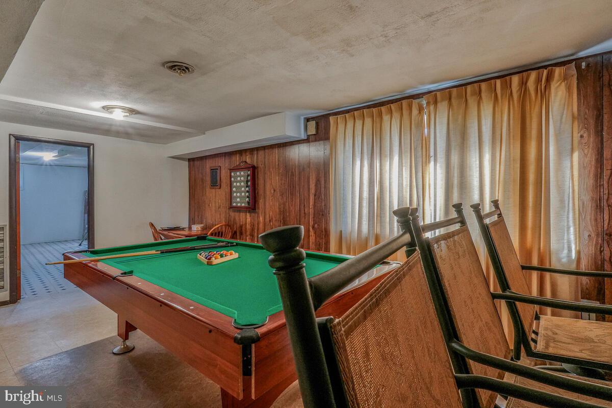 CHRIS MAR MANOR - Residential