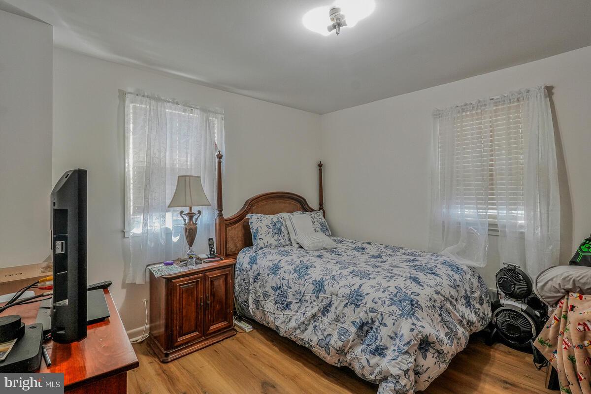 CHRIS MAR MANOR - Residential