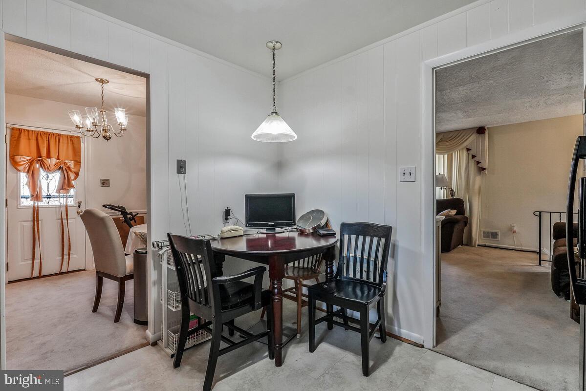 CHRIS MAR MANOR - Residential