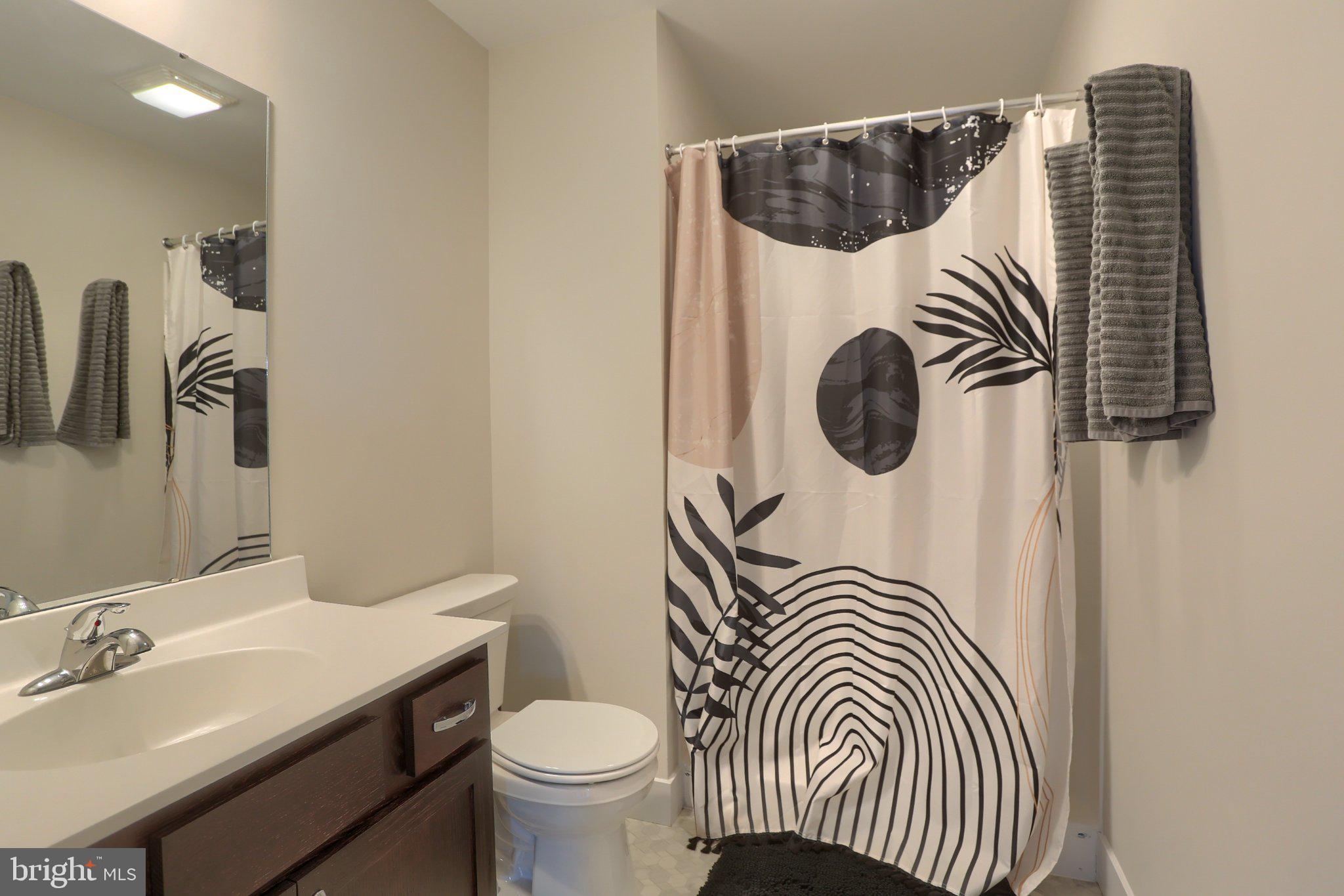 SUMMER LAYNE - Residential