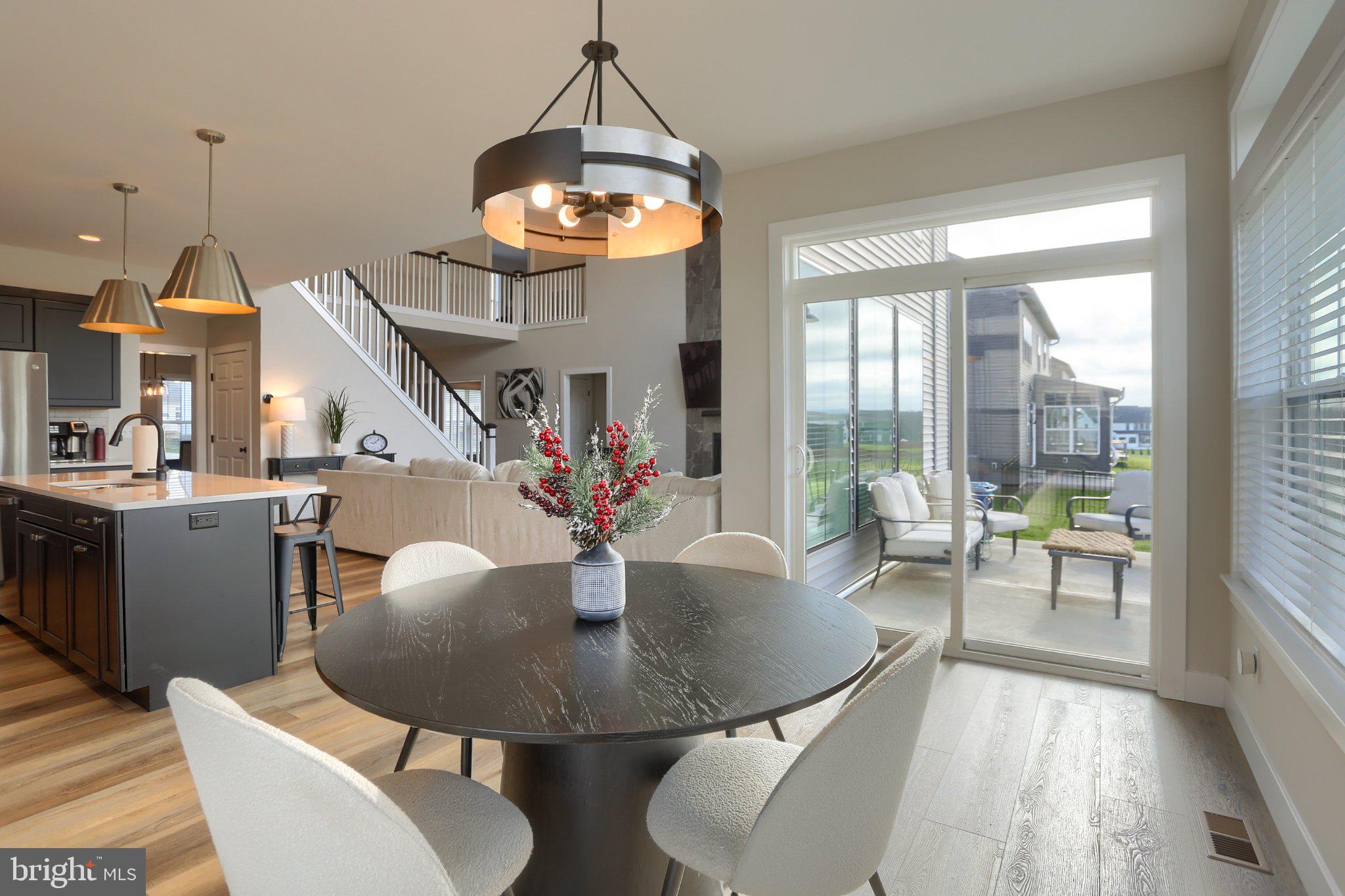 SUMMER LAYNE - Residential