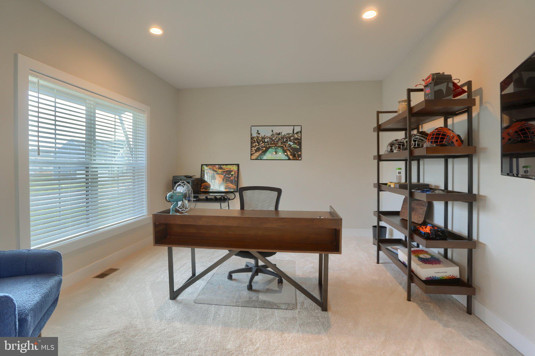 SUMMER LAYNE - Residential