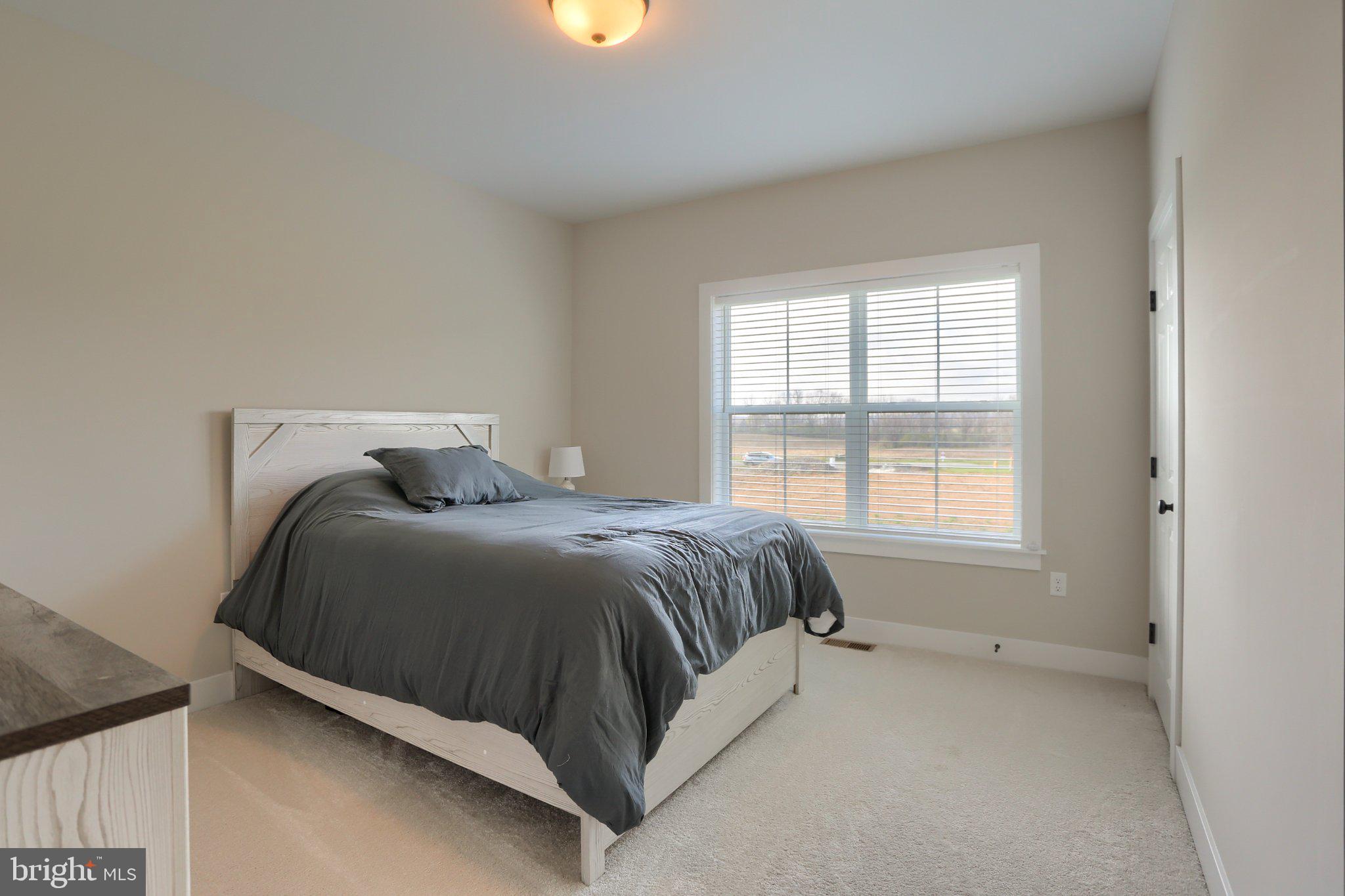 SUMMER LAYNE - Residential