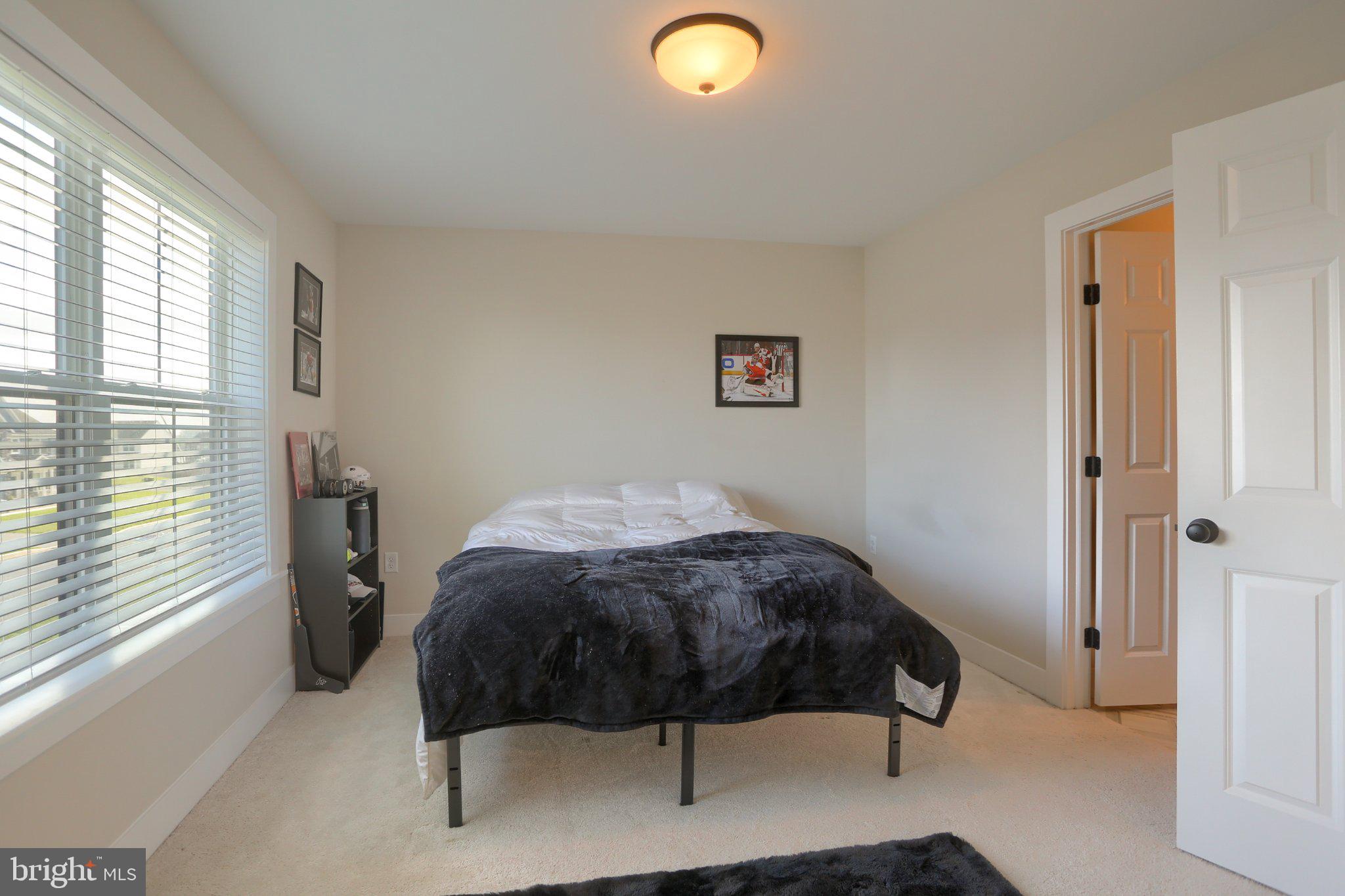 SUMMER LAYNE - Residential