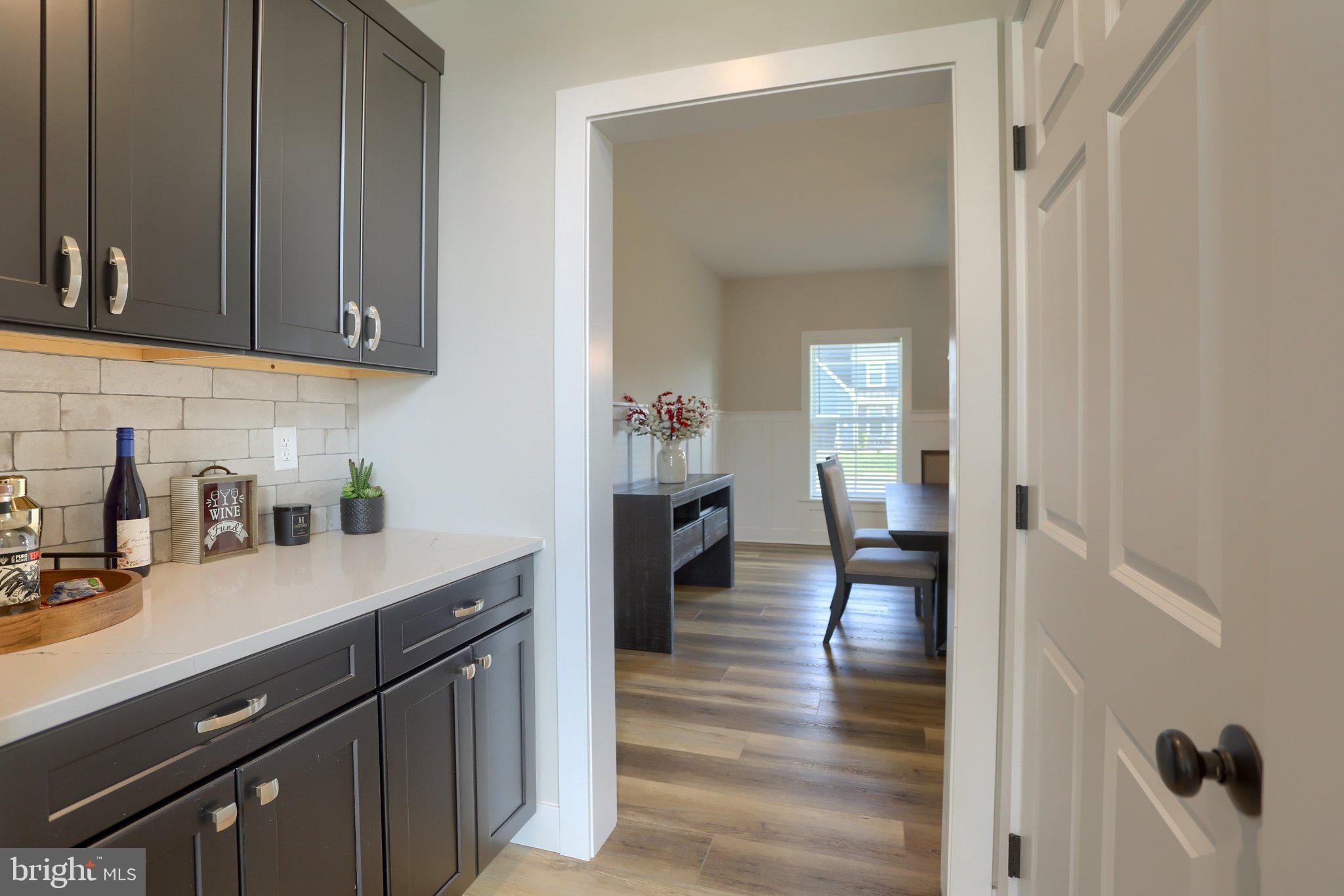 SUMMER LAYNE - Residential