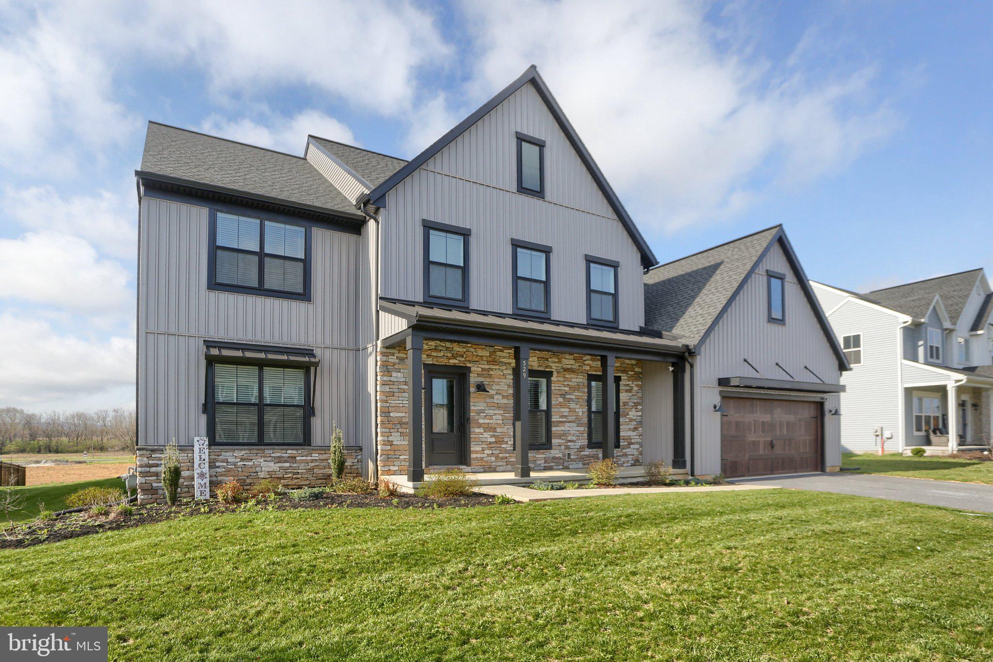 SUMMER LAYNE - Residential