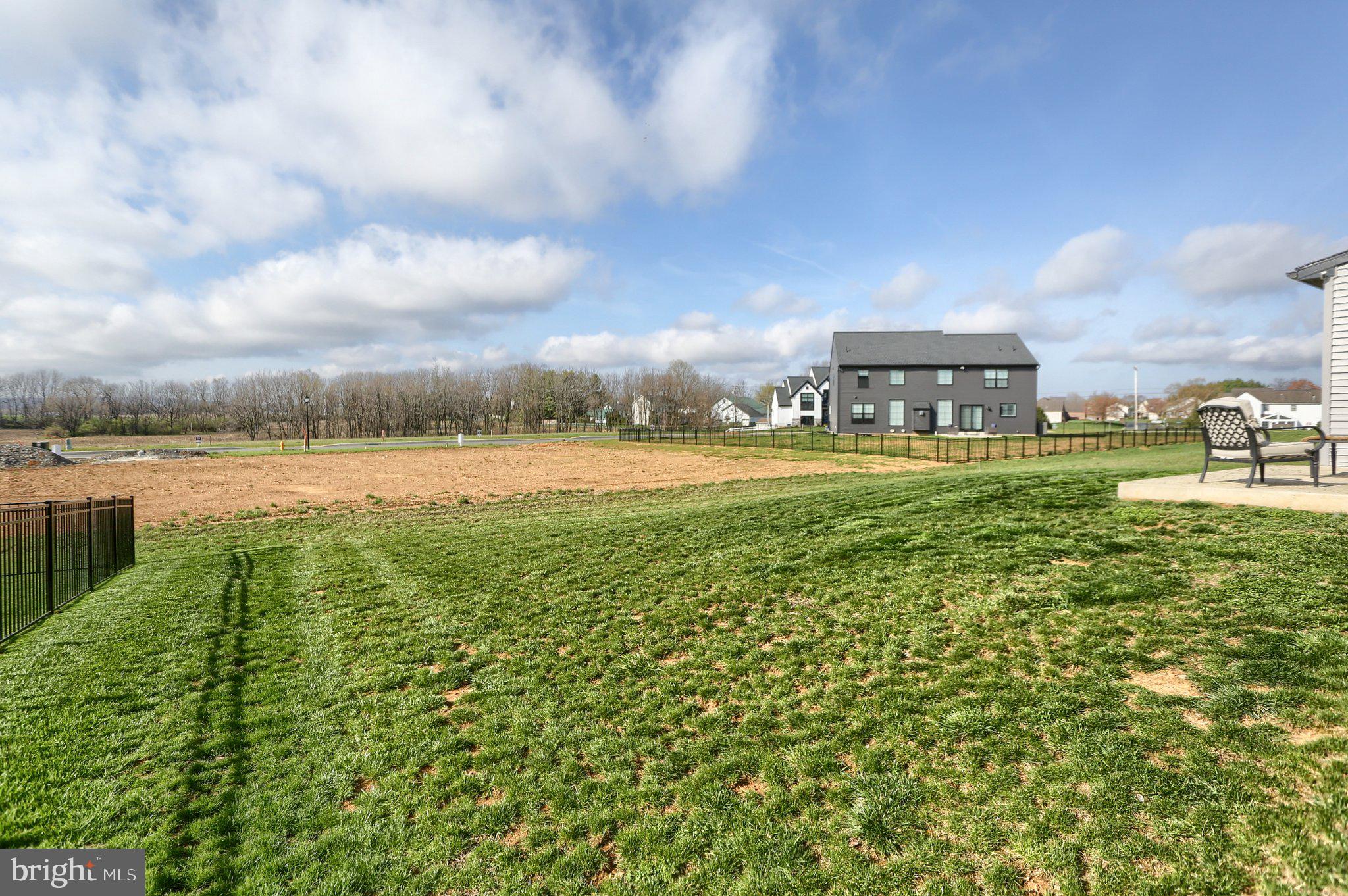 SUMMER LAYNE - Residential