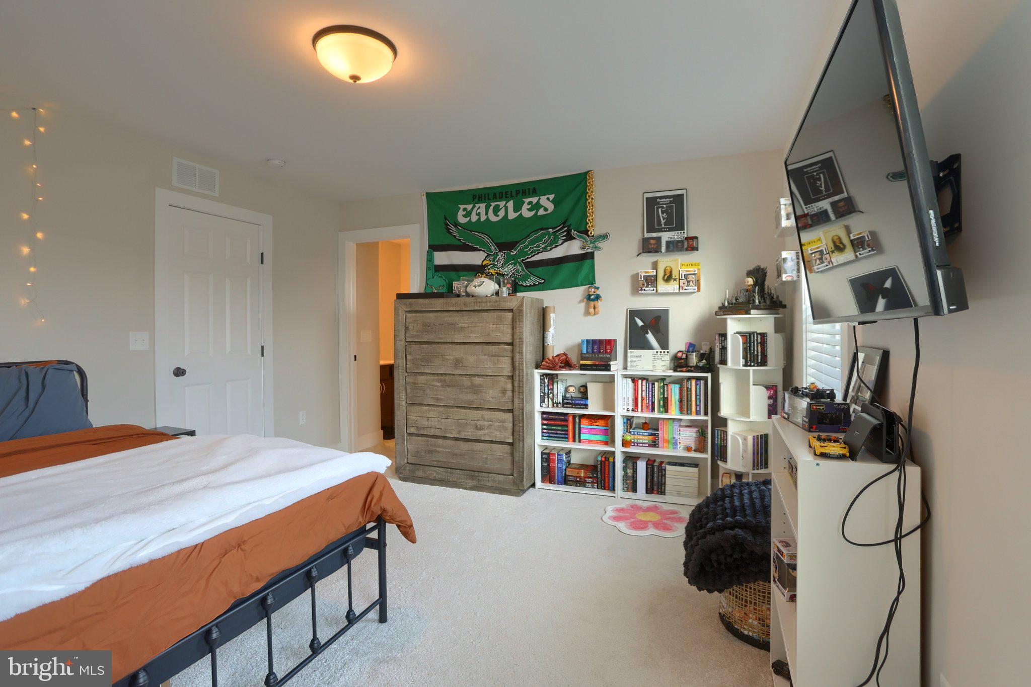 SUMMER LAYNE - Residential