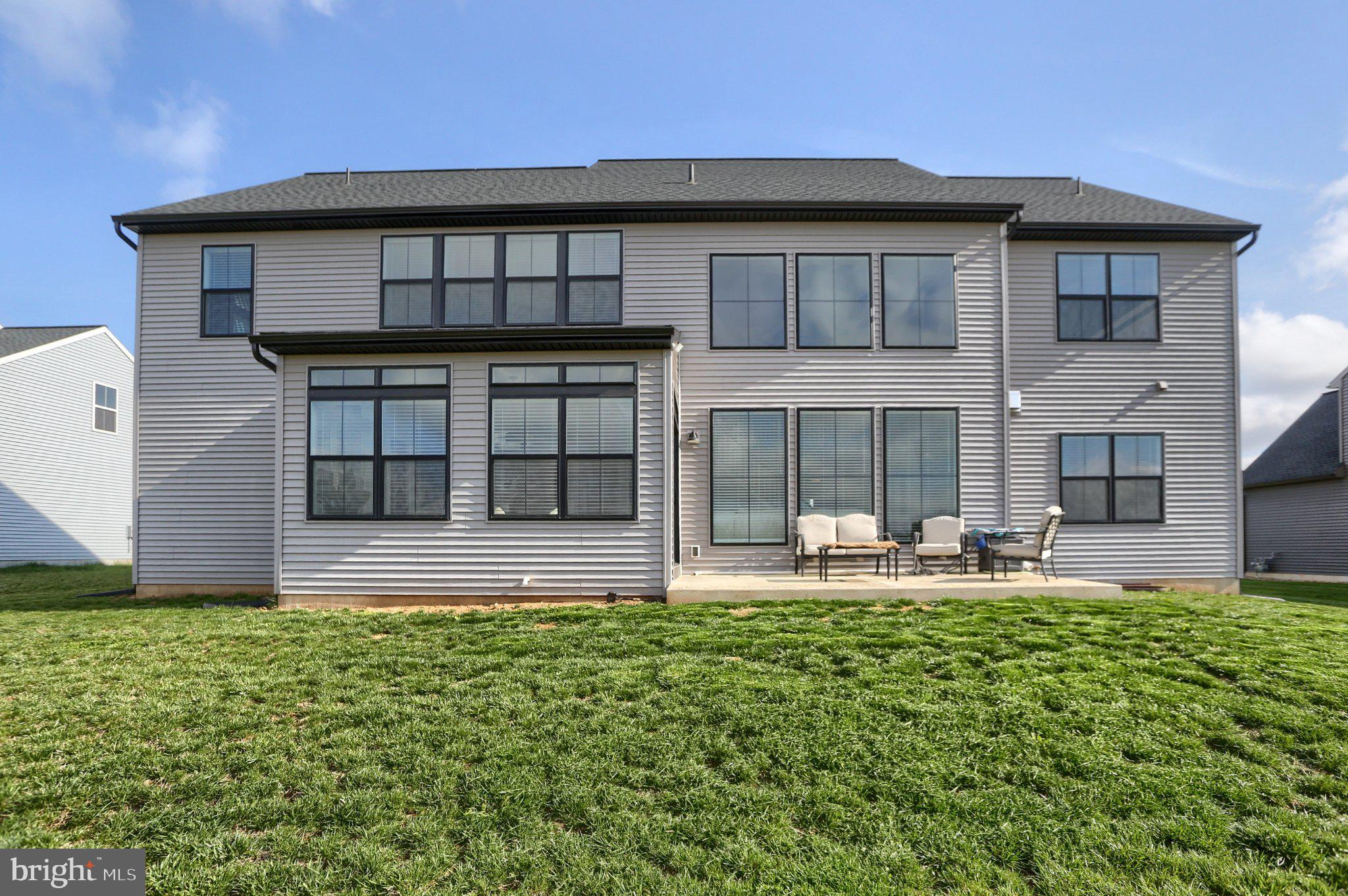 SUMMER LAYNE - Residential