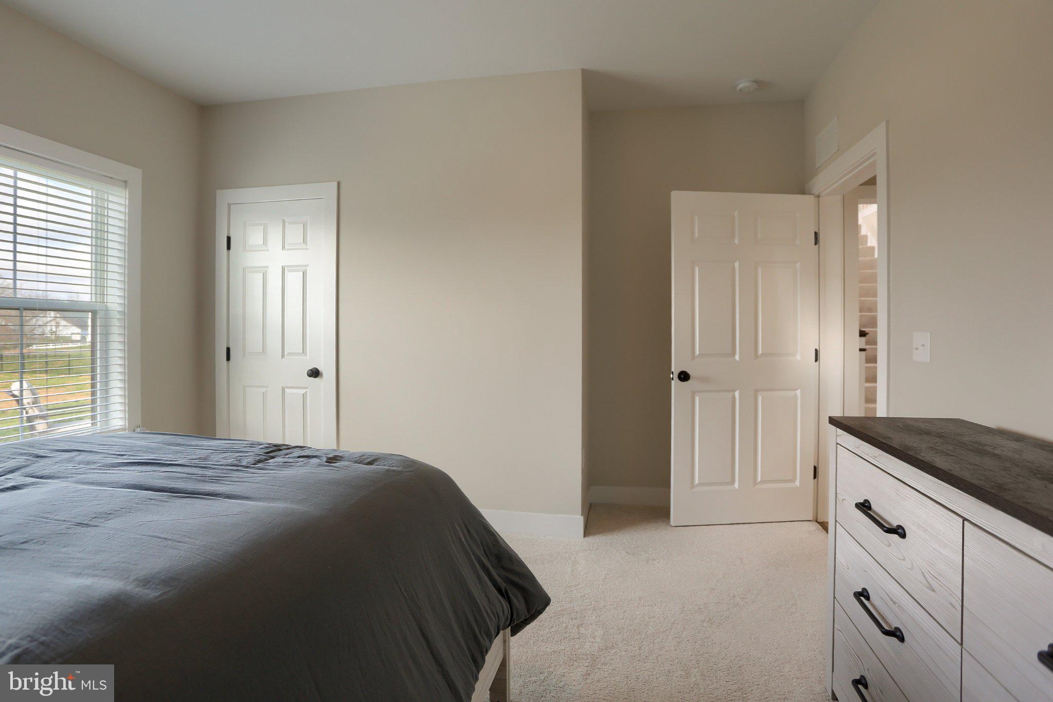 SUMMER LAYNE - Residential