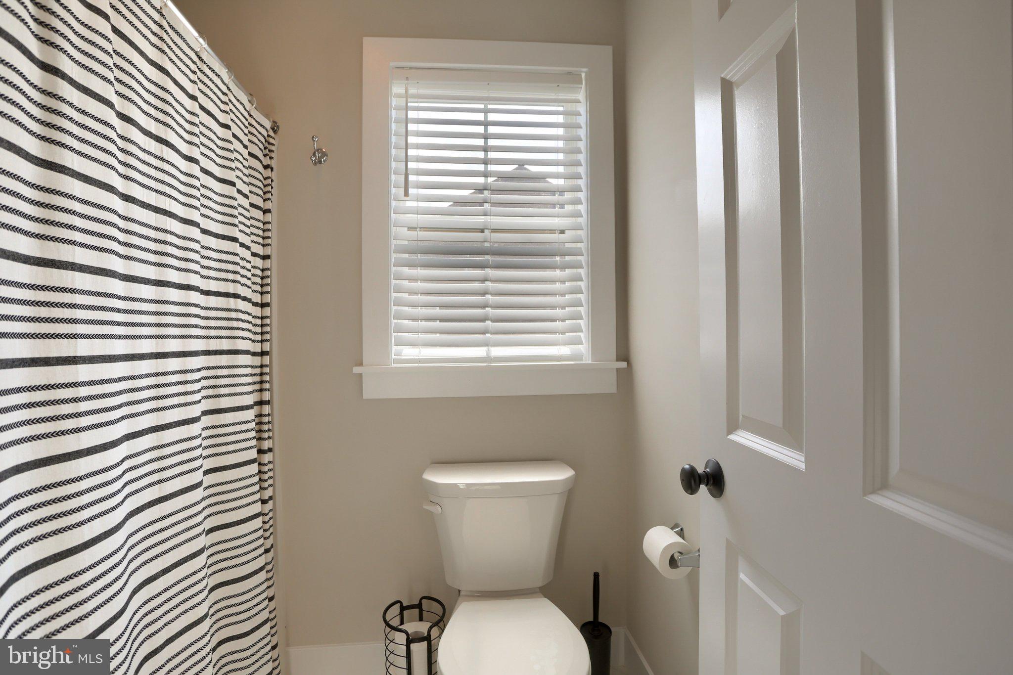 SUMMER LAYNE - Residential