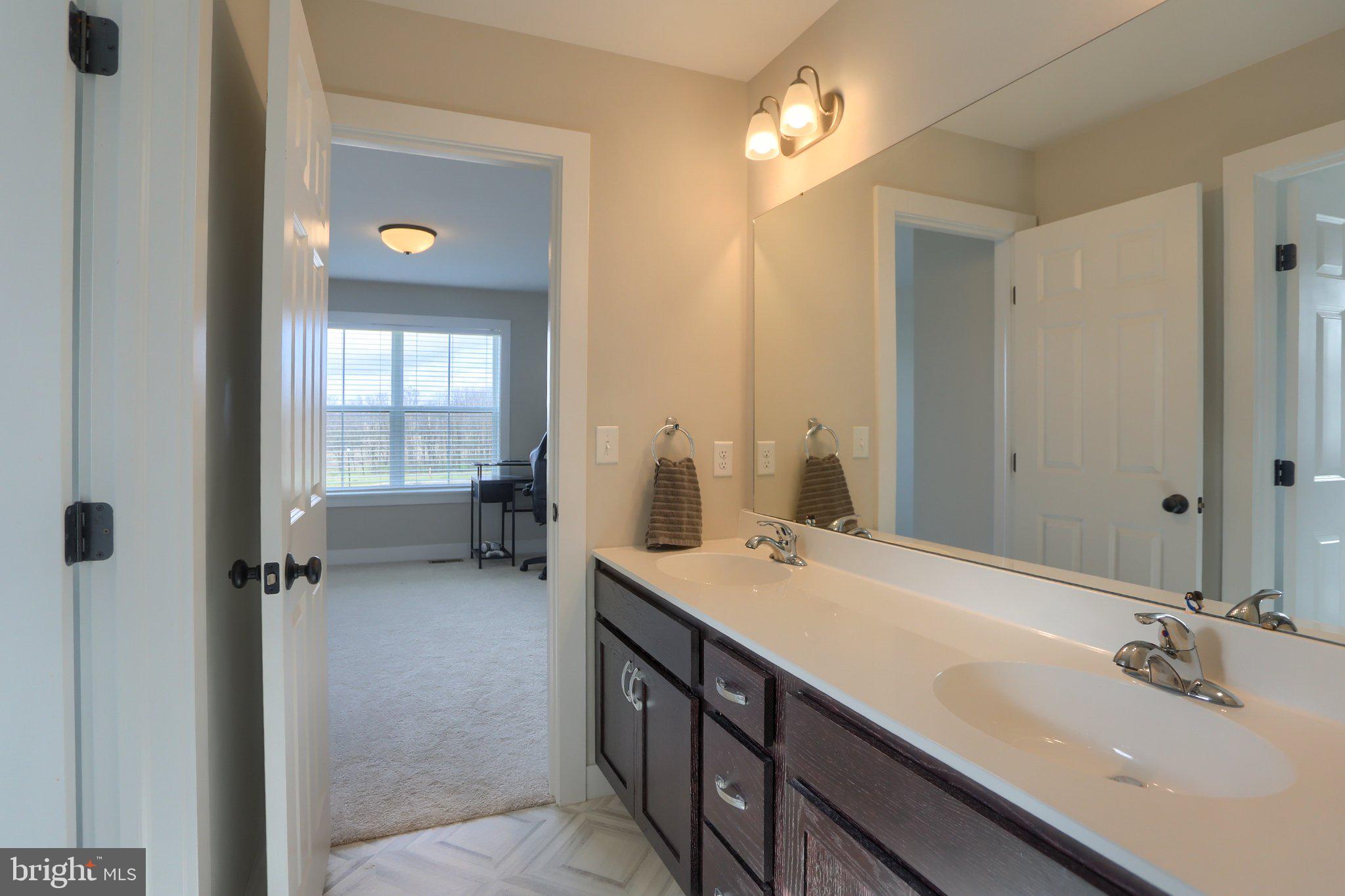 SUMMER LAYNE - Residential