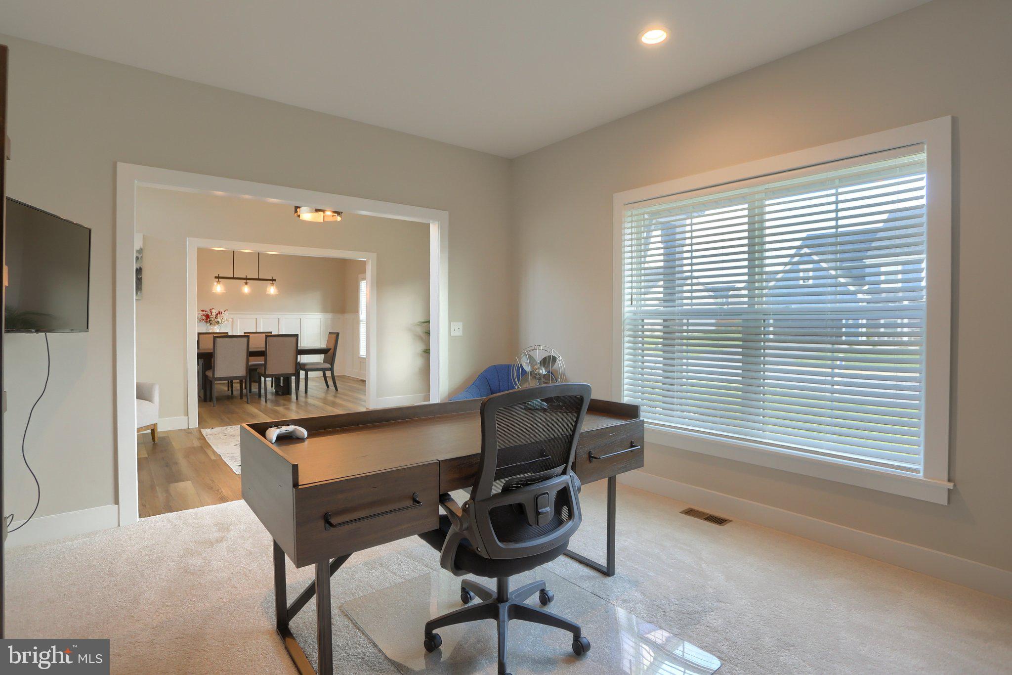 SUMMER LAYNE - Residential