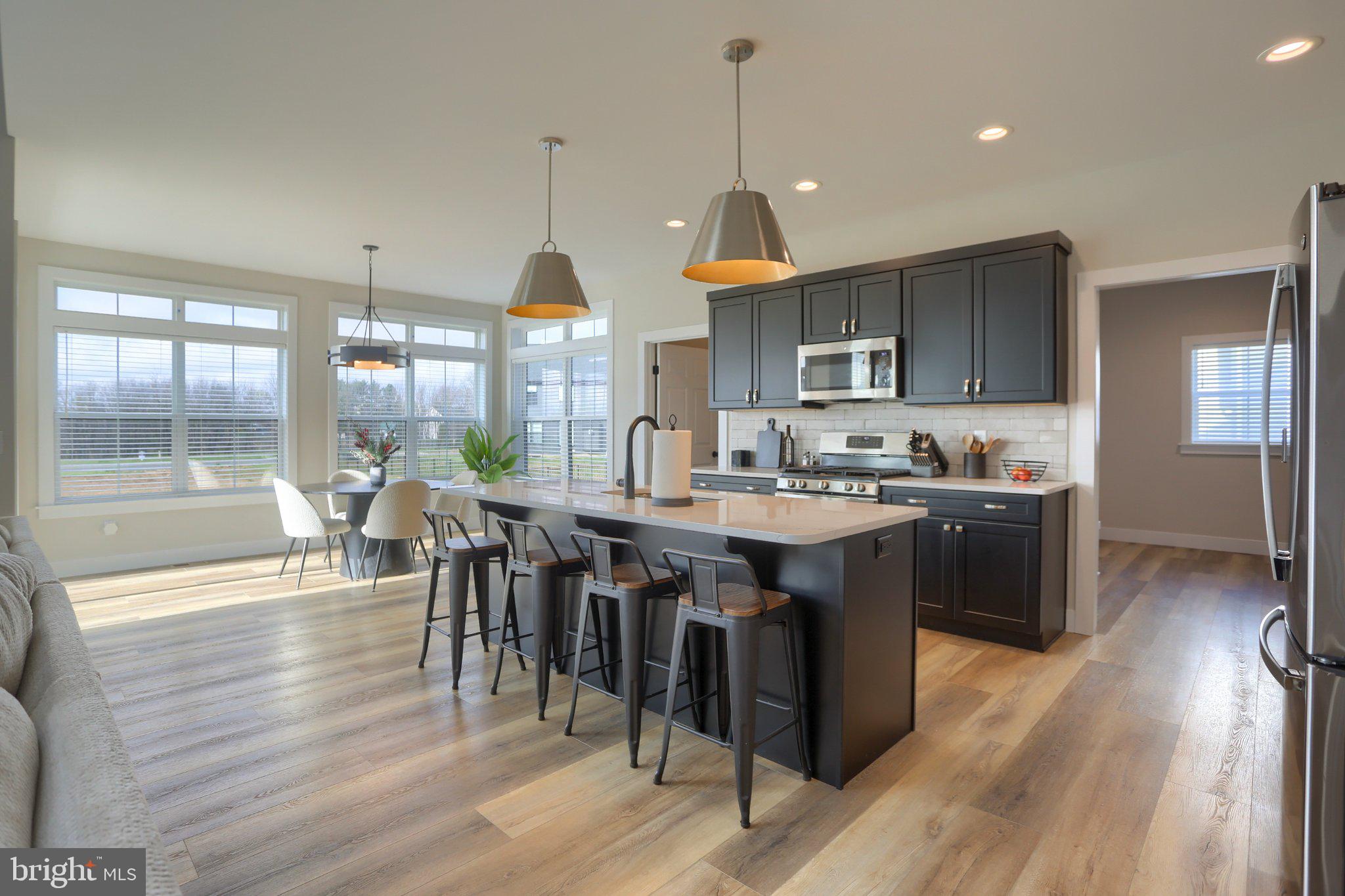 SUMMER LAYNE - Residential