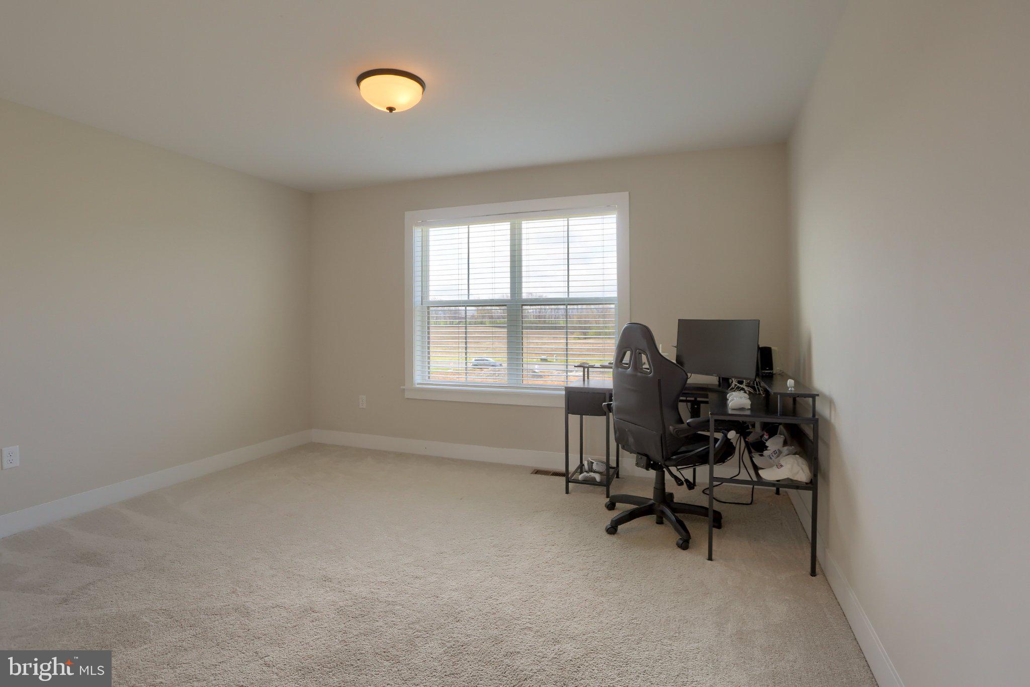 SUMMER LAYNE - Residential