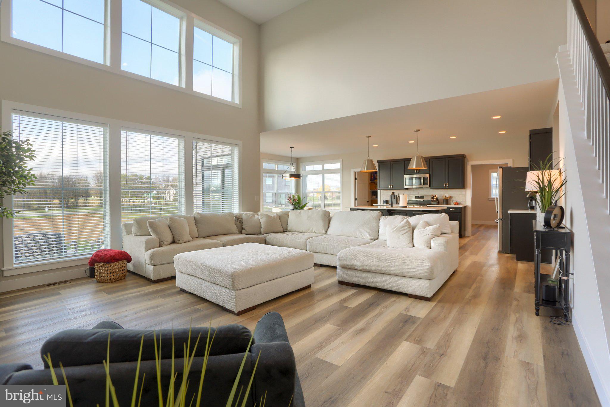 SUMMER LAYNE - Residential