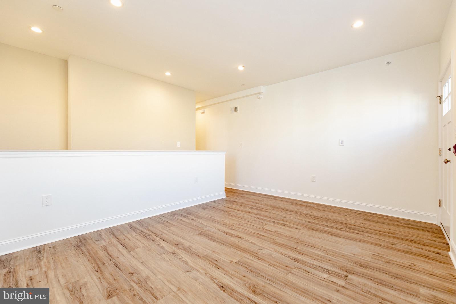 EAST KENSINGTON - Residential Income