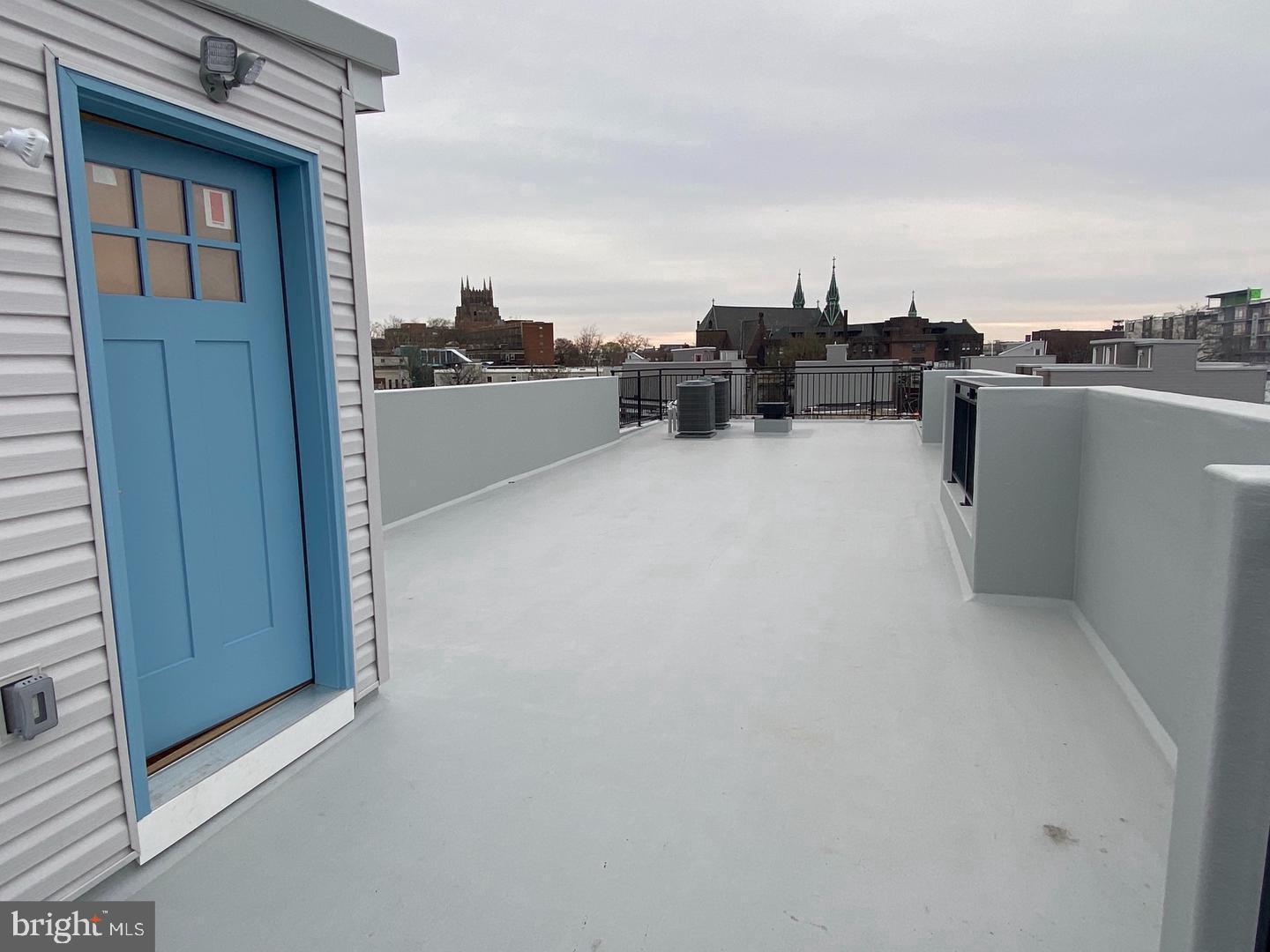 EAST KENSINGTON - Residential Income