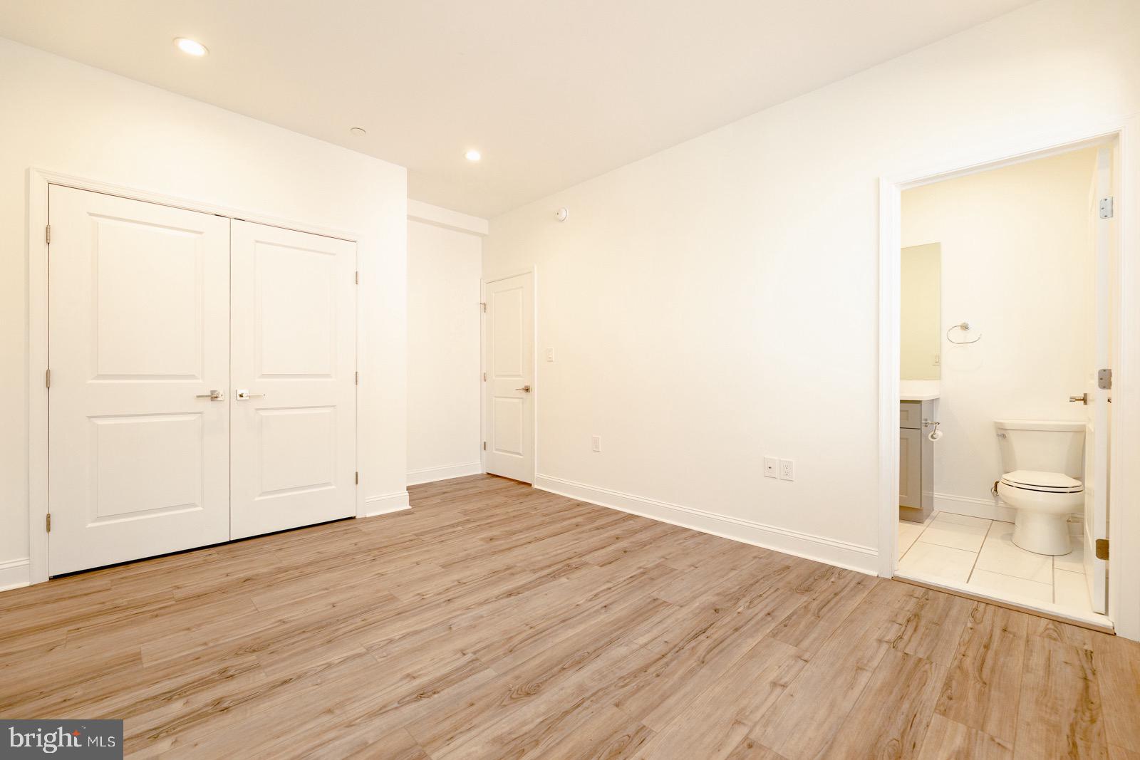 EAST KENSINGTON - Residential Income