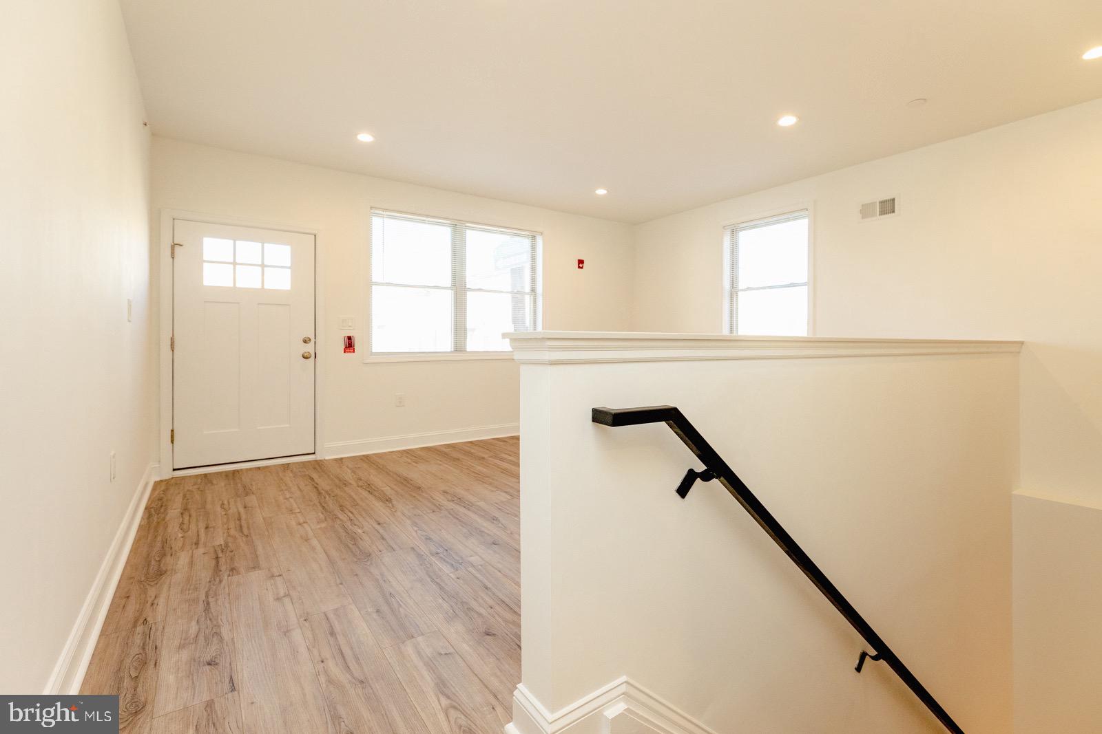 EAST KENSINGTON - Residential Income