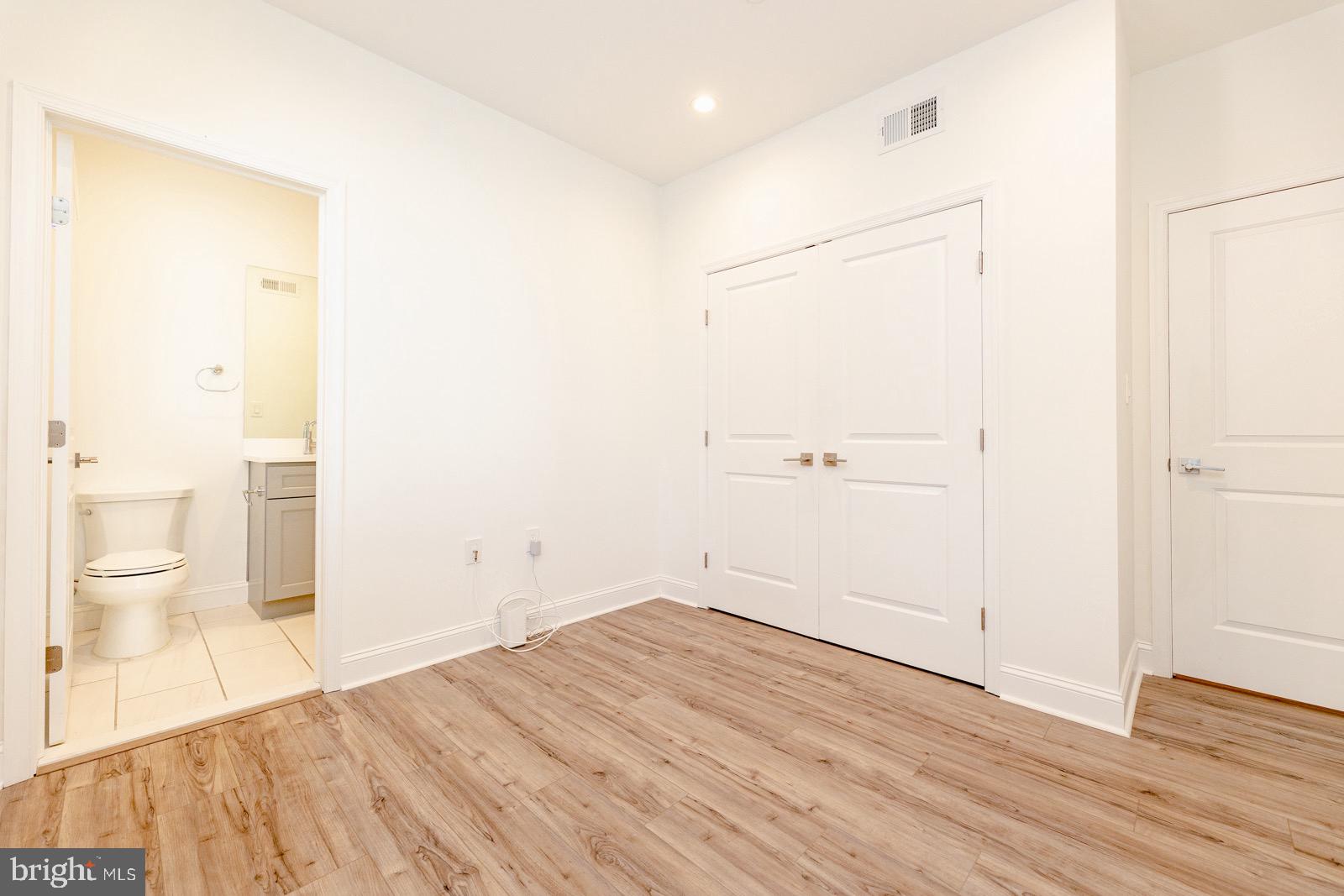 EAST KENSINGTON - Residential Income