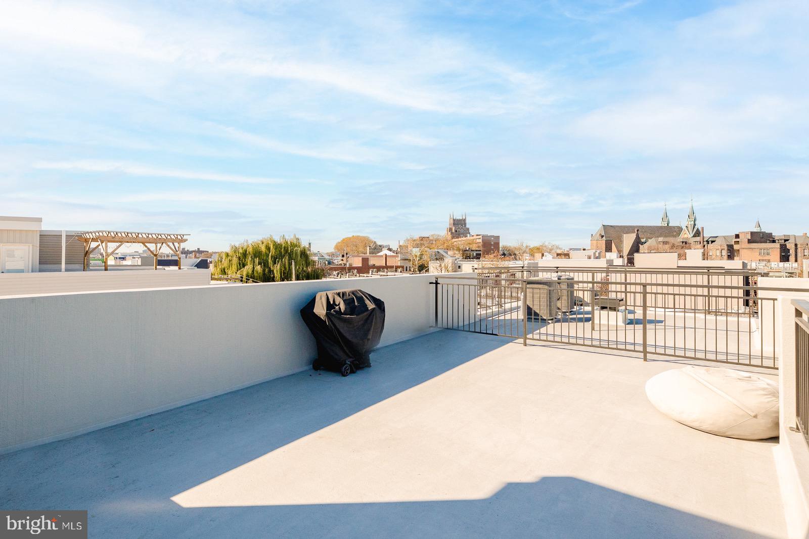 EAST KENSINGTON - Residential Income