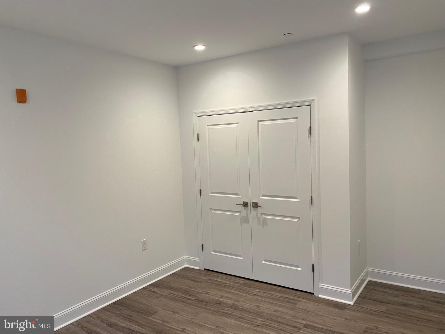 EAST KENSINGTON - Residential Income