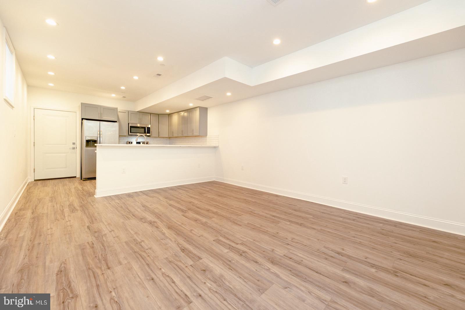 EAST KENSINGTON - Residential Income