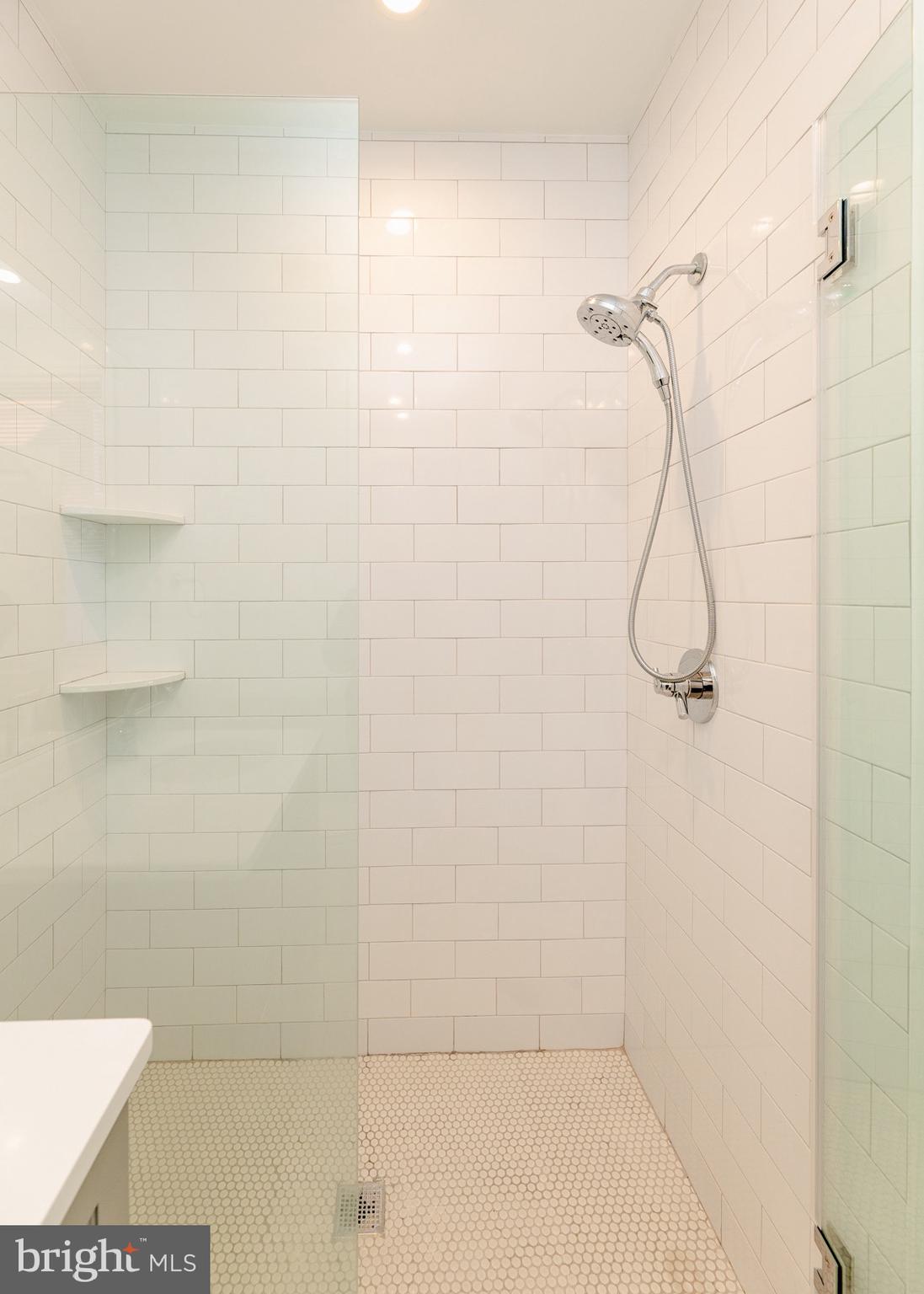 EAST KENSINGTON - Residential Income