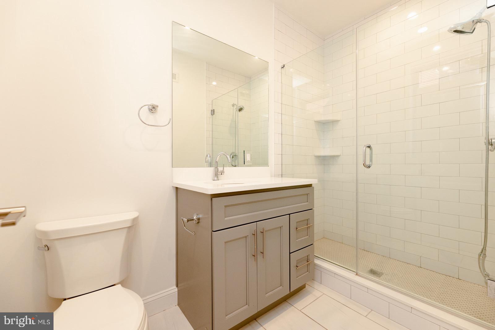 EAST KENSINGTON - Residential Income