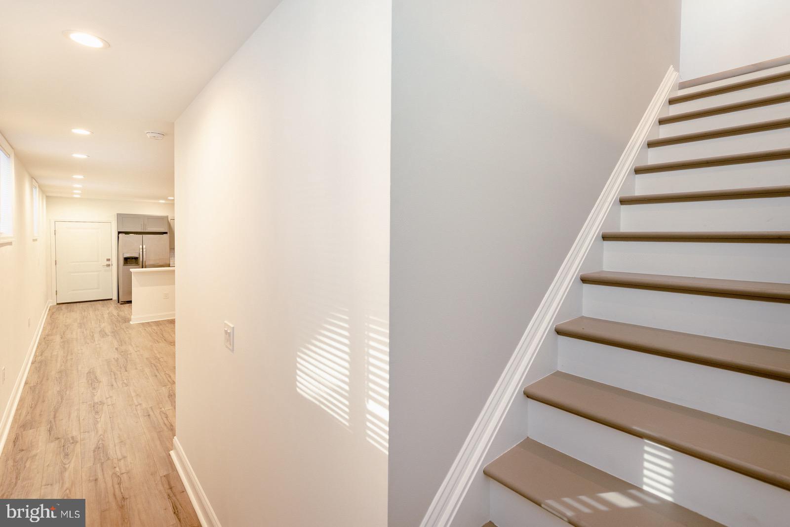 EAST KENSINGTON - Residential Income