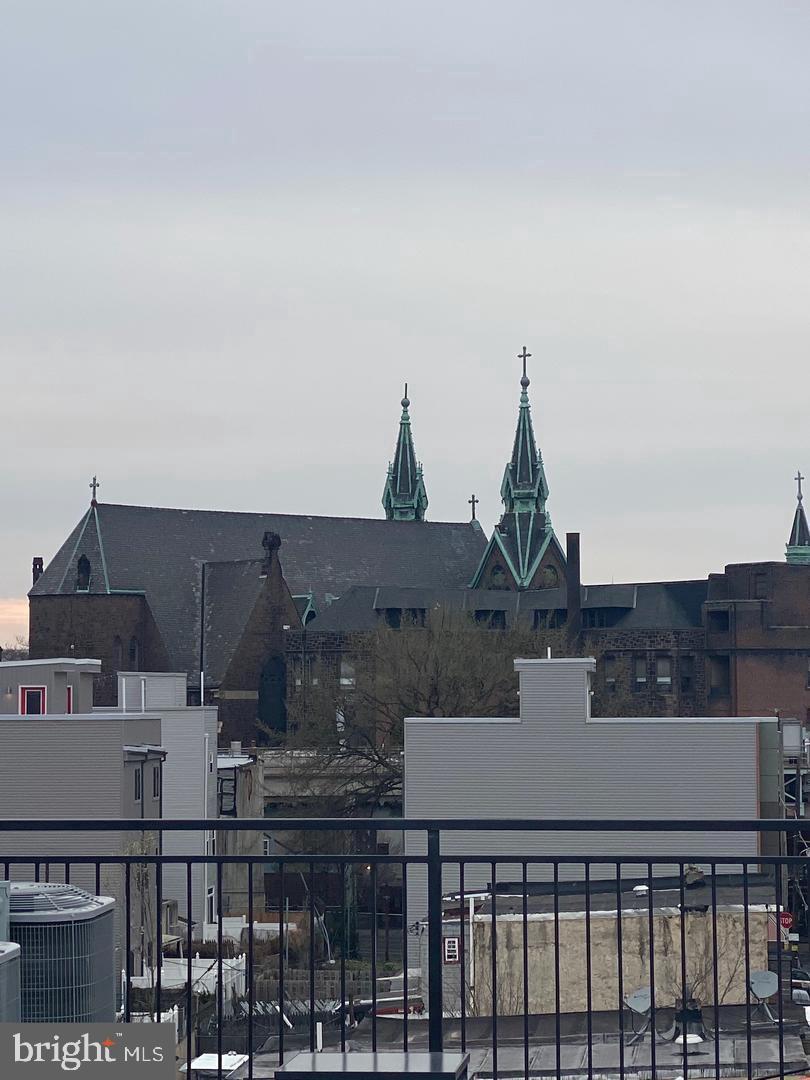 EAST KENSINGTON - Residential Income