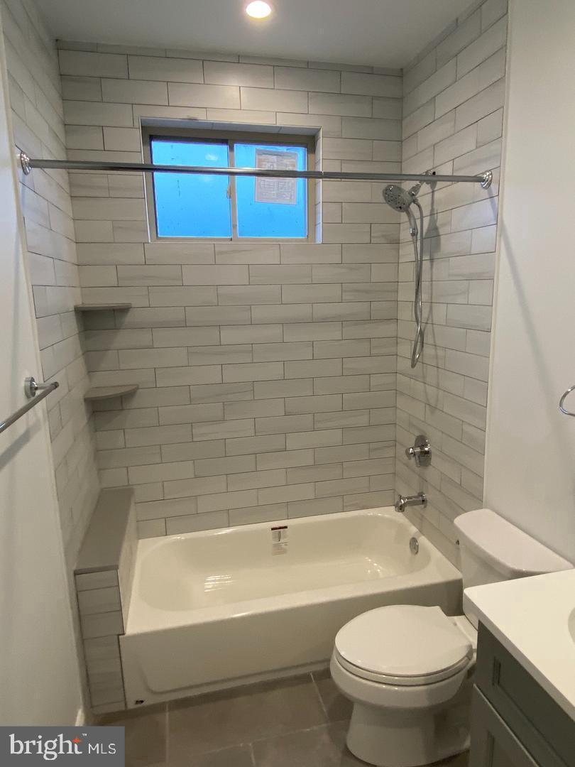 EAST KENSINGTON - Residential Income