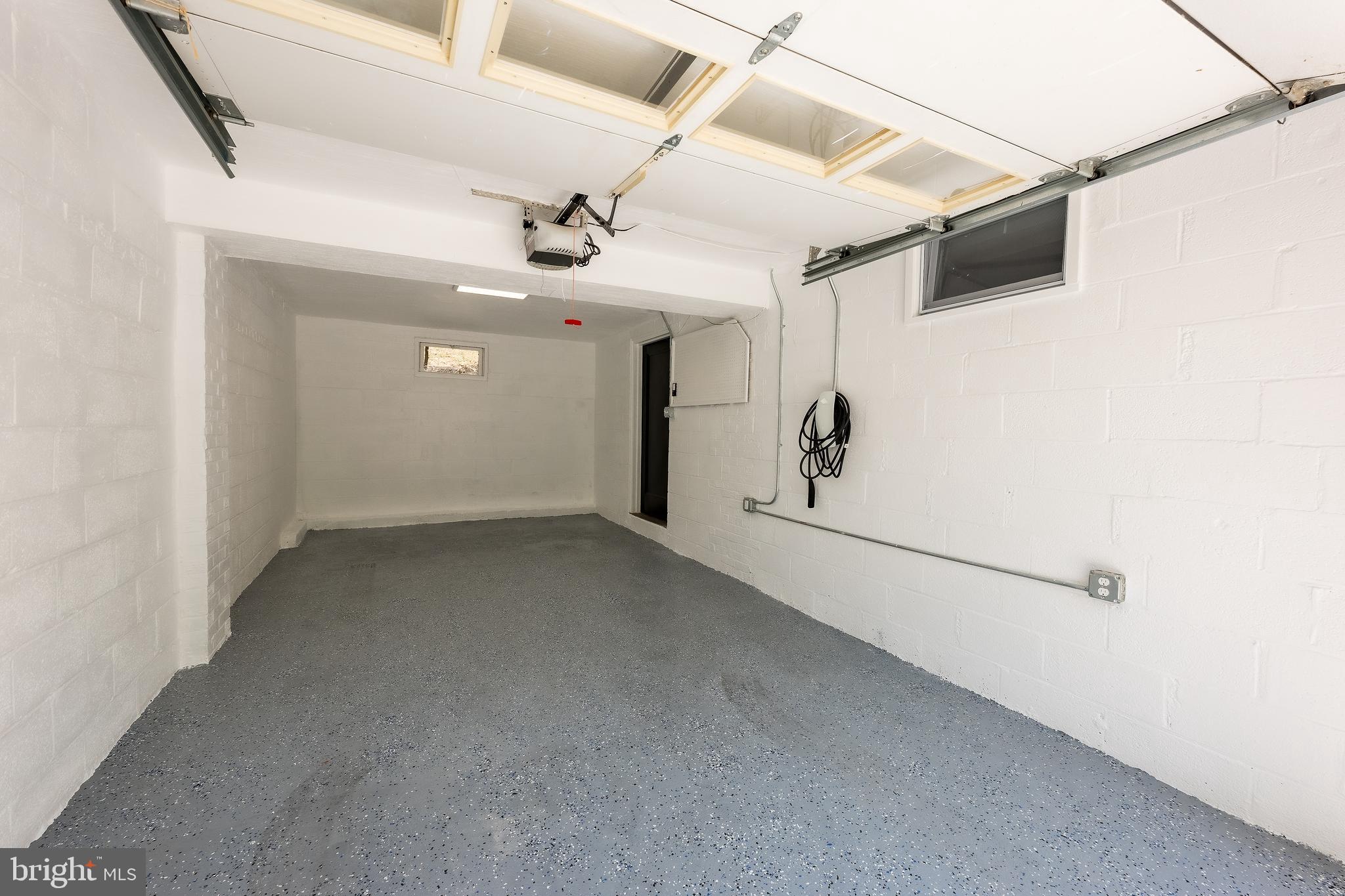 LE VELLE HILLS - Residential