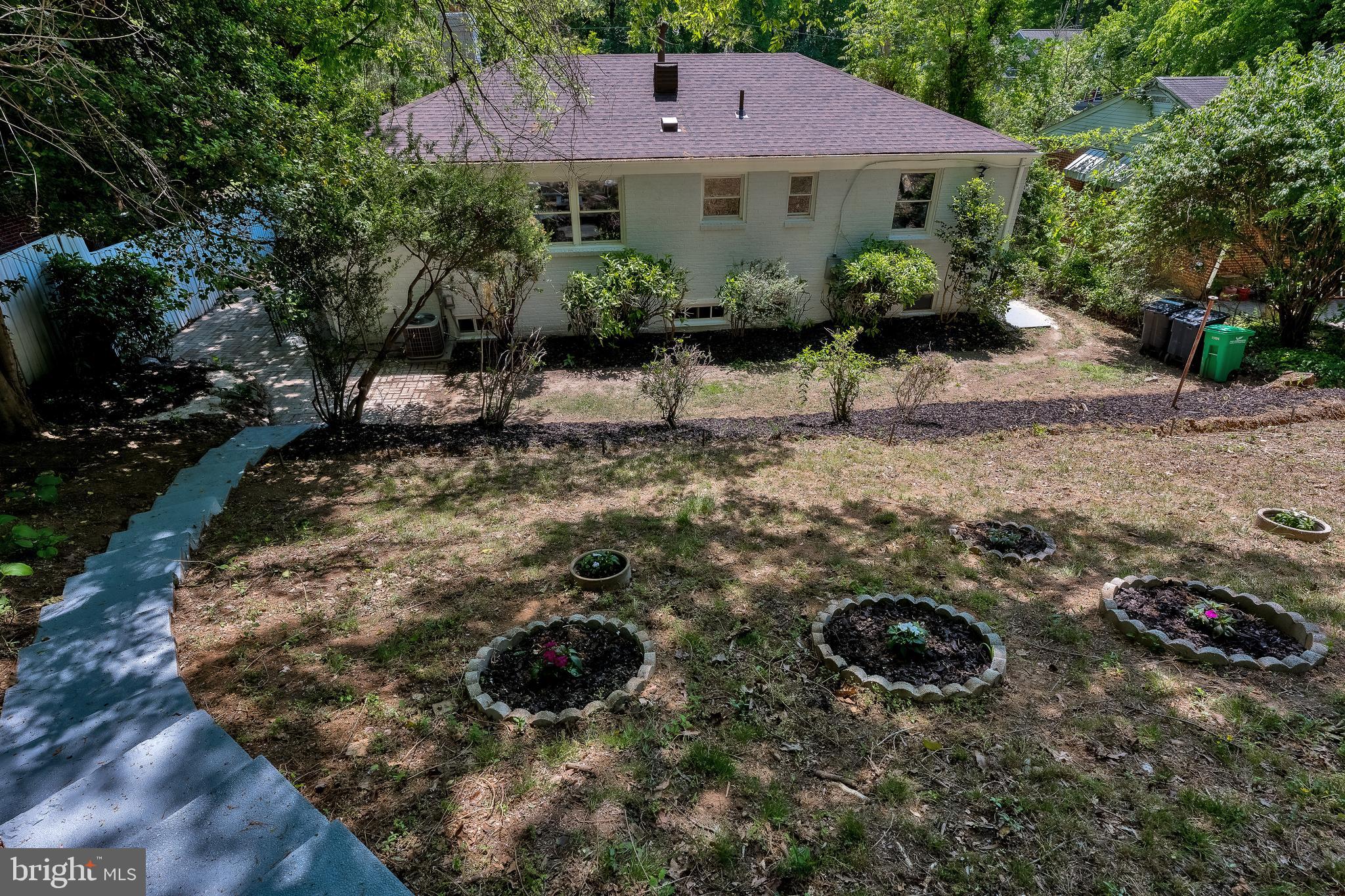 LE VELLE HILLS - Residential