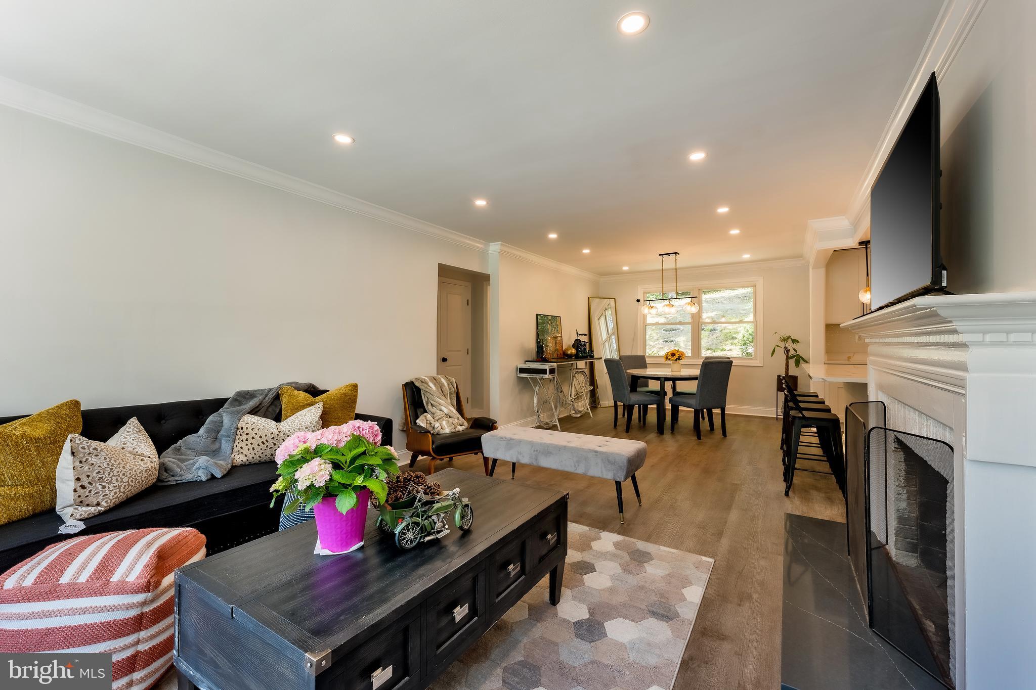 LE VELLE HILLS - Residential